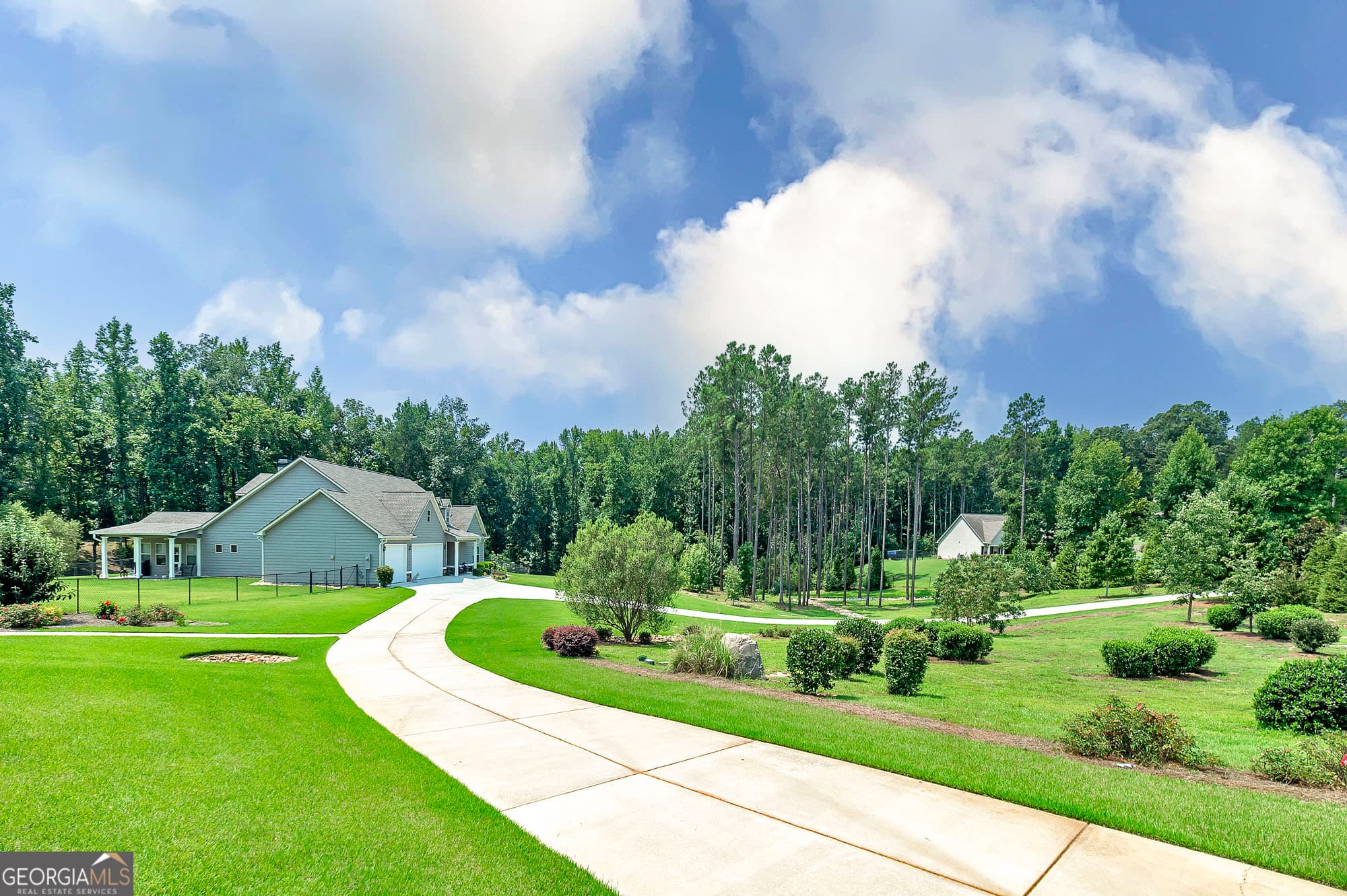 4 bedroom, 3 bathroom, 3,012 sq ft single family residence for sale at 90 Wagon Trail, Mansfield, GA 30055 — photo 3