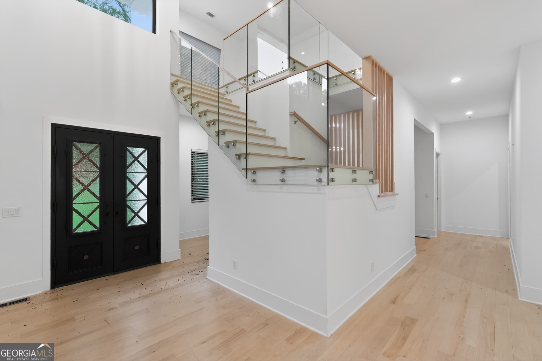 5 bedroom, 5 bathroom, 7,900 sq ft single family residence for sale at 5285 Mount Vernon Parkway, Sandy Springs, GA 30327 — photo 3