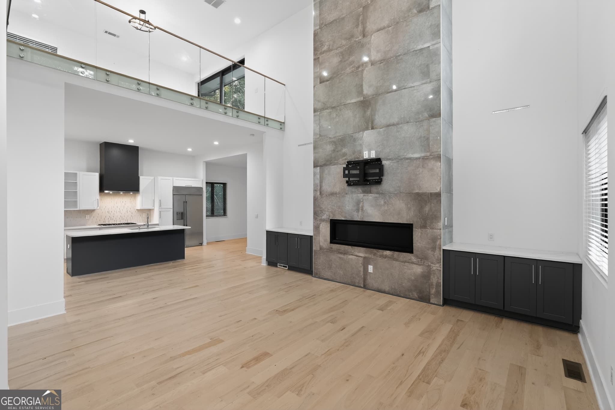 5 bedroom, 5 bathroom, 7,900 sq ft single family residence for sale at 5285 Mount Vernon Parkway, Sandy Springs, GA 30327 — photo 4