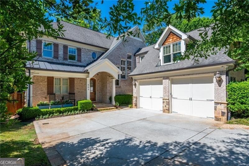 6 bedroom, 6.5 bathroom, 6,290 sq ft single family residence sold at 664 Cumberland Circle, Atlanta, GA 30306
