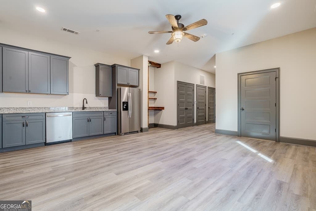 1 bedroom, 1 bathroom, 939 sq ft condominium for rent at 34 Depot Street 11, Hartwell, GA 30643 for $1,500 a month — photo 3