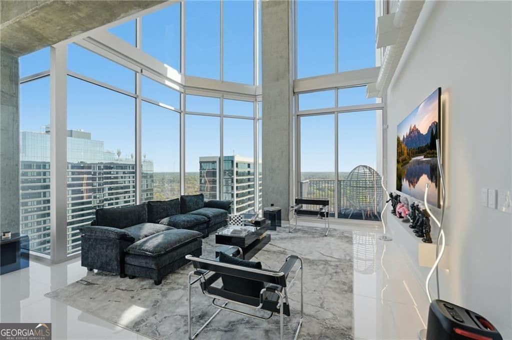 2 bedroom, 2 bathroom, 1,875 sq ft condominium for sale at 860 Peachtree Street 2801, Atlanta, GA 30308 — photo 4