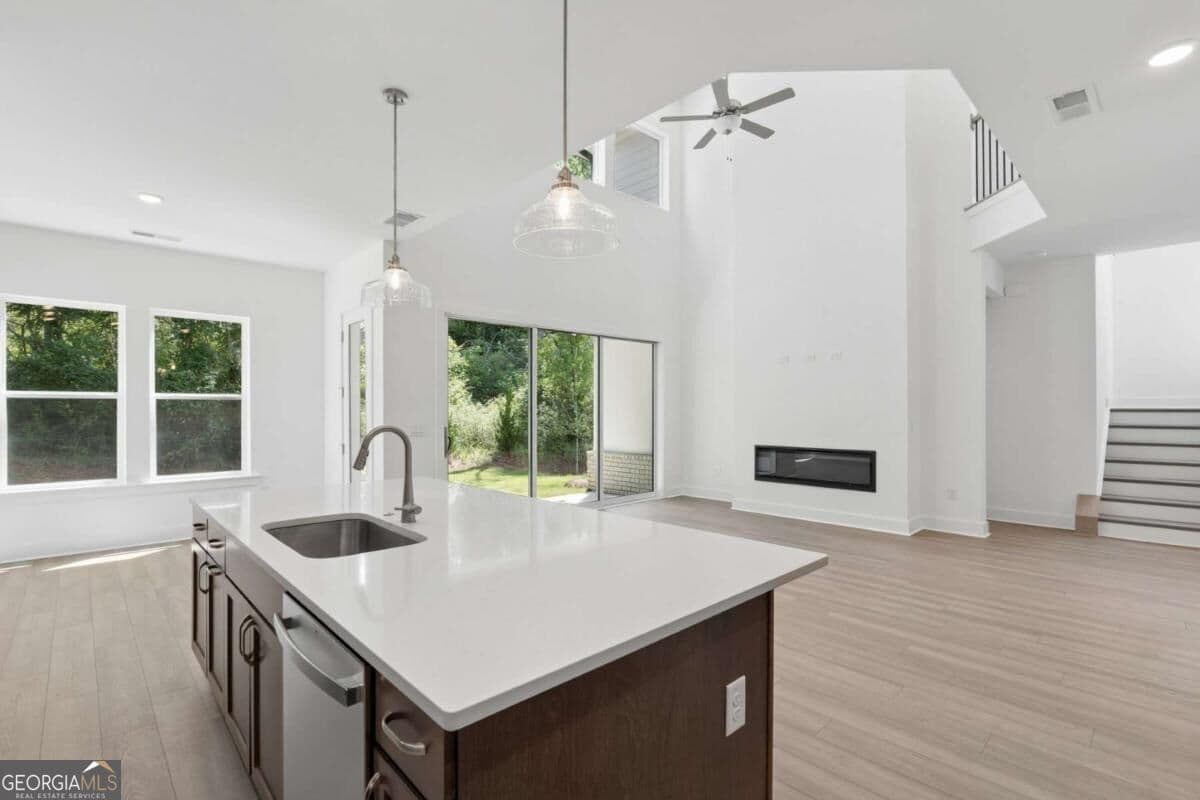 4 bedroom, 4.5 bathroom, 3,012 sq ft single family residence for sale at 4515 Beechnut Circle, Cumming, GA 30028 — photo 6