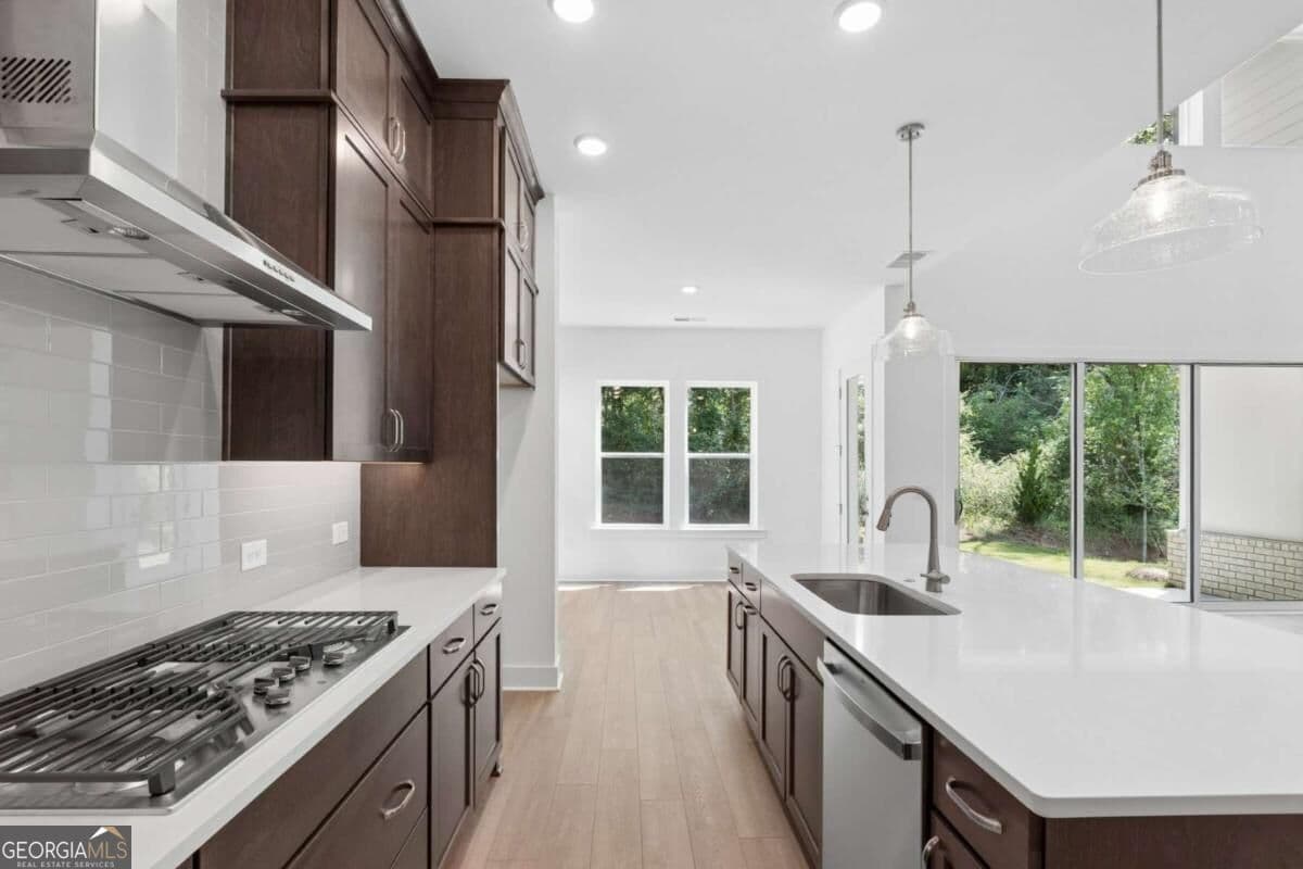 4 bedroom, 4.5 bathroom, 3,012 sq ft single family residence for sale at 4515 Beechnut Circle, Cumming, GA 30028 — photo 9