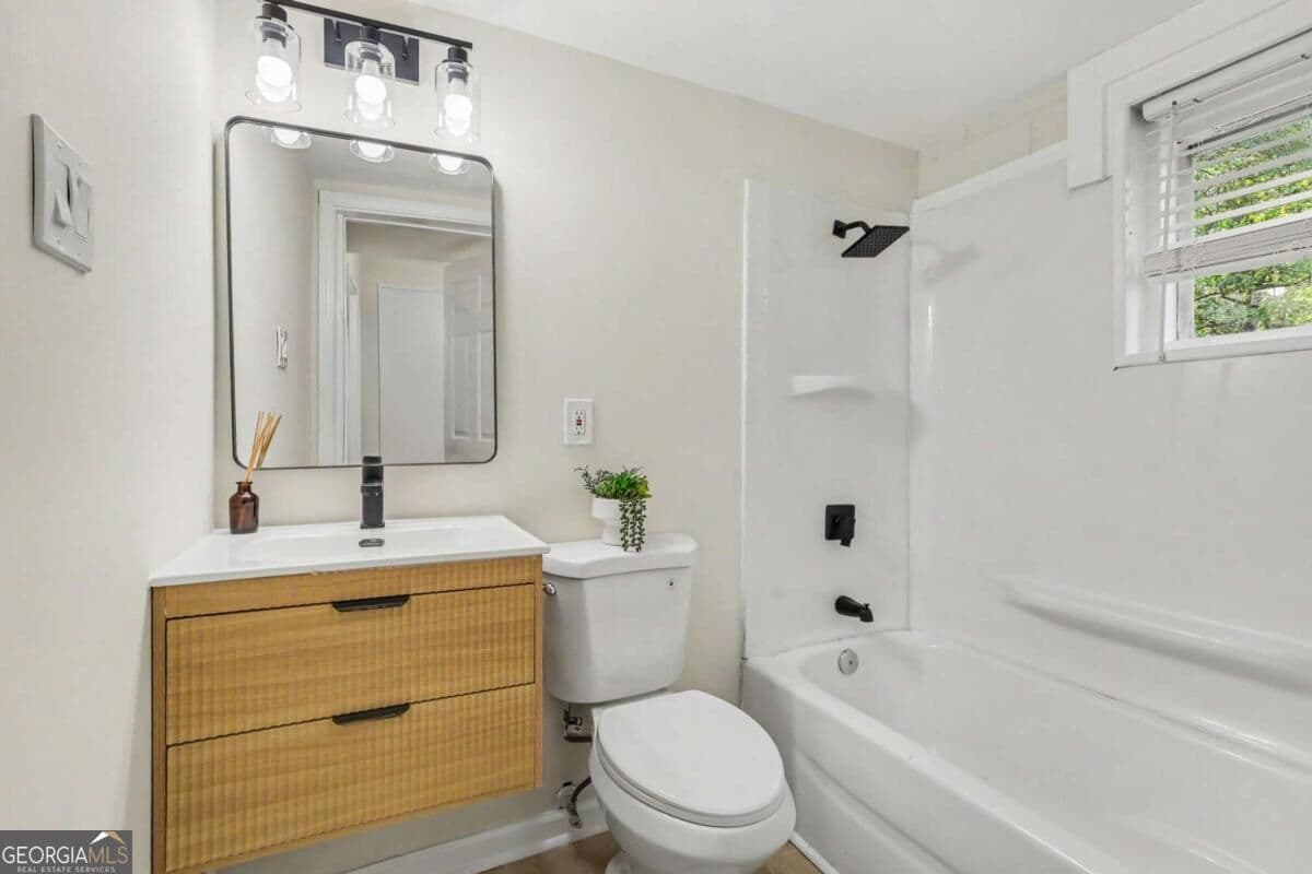 4 bedroom, 3 bathroom, 1,690 sq ft single family residence for sale at 74 Hollis Terrace, Atlanta, GA 30311 — photo 9
