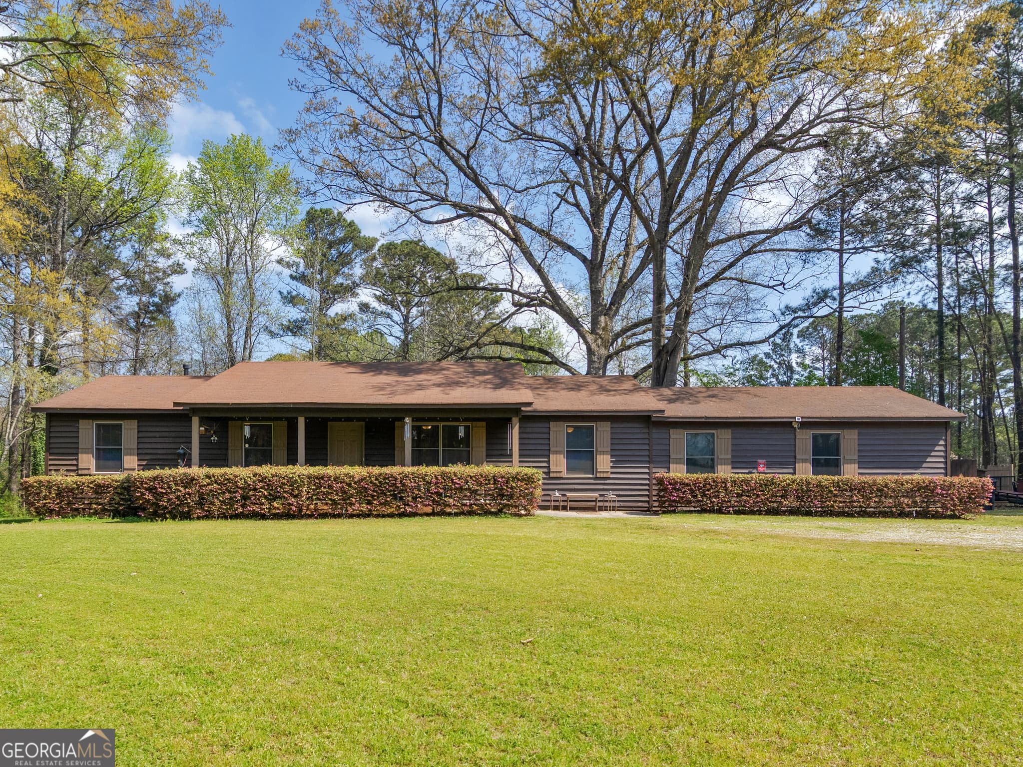 3 bedroom, 3 bathroom, 2,031 sq ft single family residence for sale at 2037 Hampton Locust Grove Road, Locust Grove, GA 30248 — photo 2