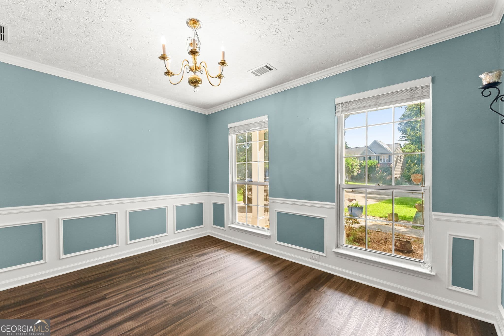 3 bedroom, 2.5 bathroom, 1,847 sq ft single family residence for sale at 5620 Millstone Drive, Cumming, GA 30028 — photo 9