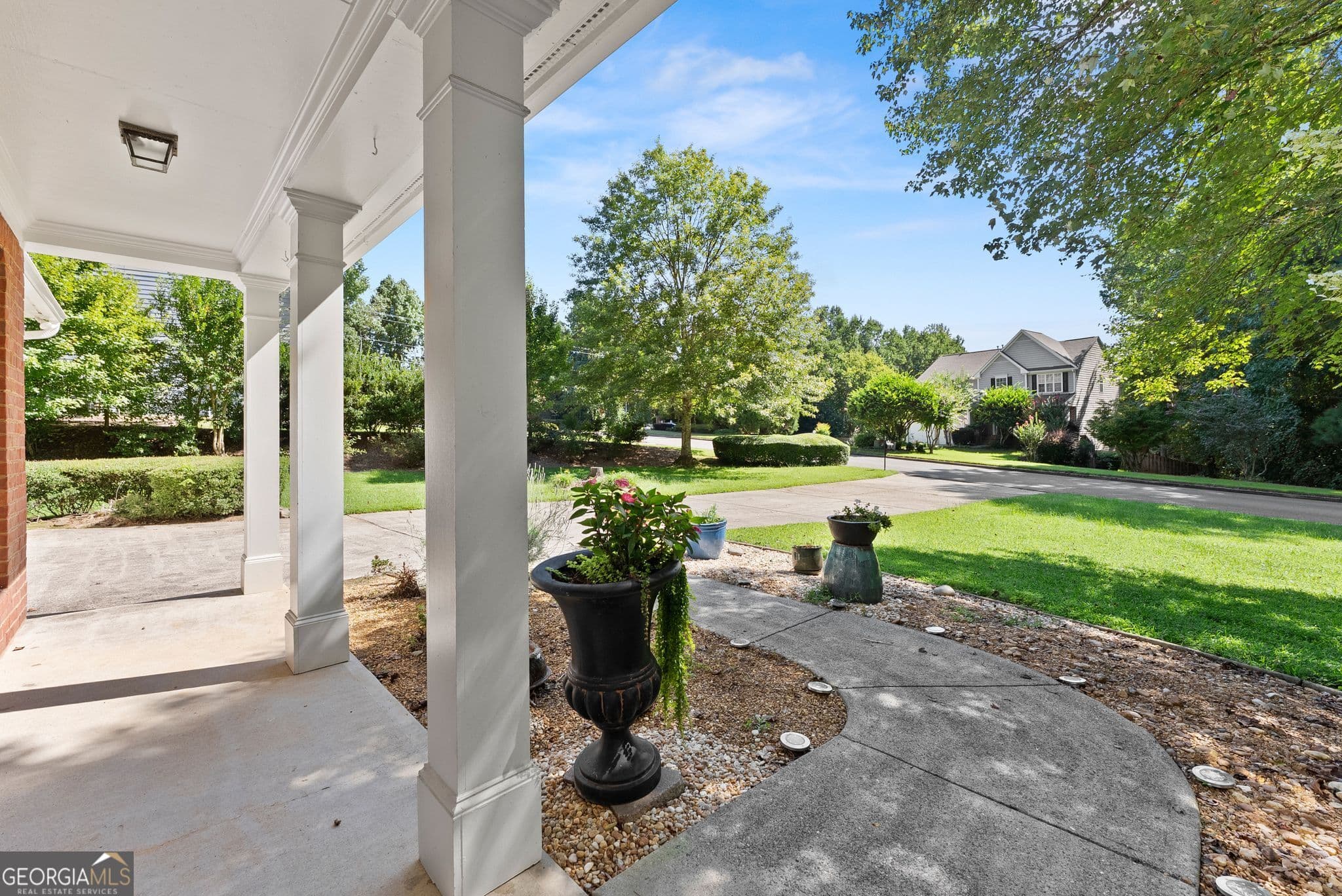 3 bedroom, 2.5 bathroom, 1,847 sq ft single family residence for sale at 5620 Millstone Drive, Cumming, GA 30028 — photo 4