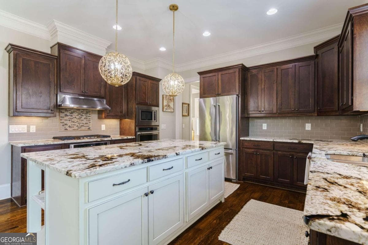 4 bedroom, 4.5 bathroom, 4,425 sq ft single family residence for sale at 1303 Oconee Springs Drive, Statham, GA 30666 — photo 7
