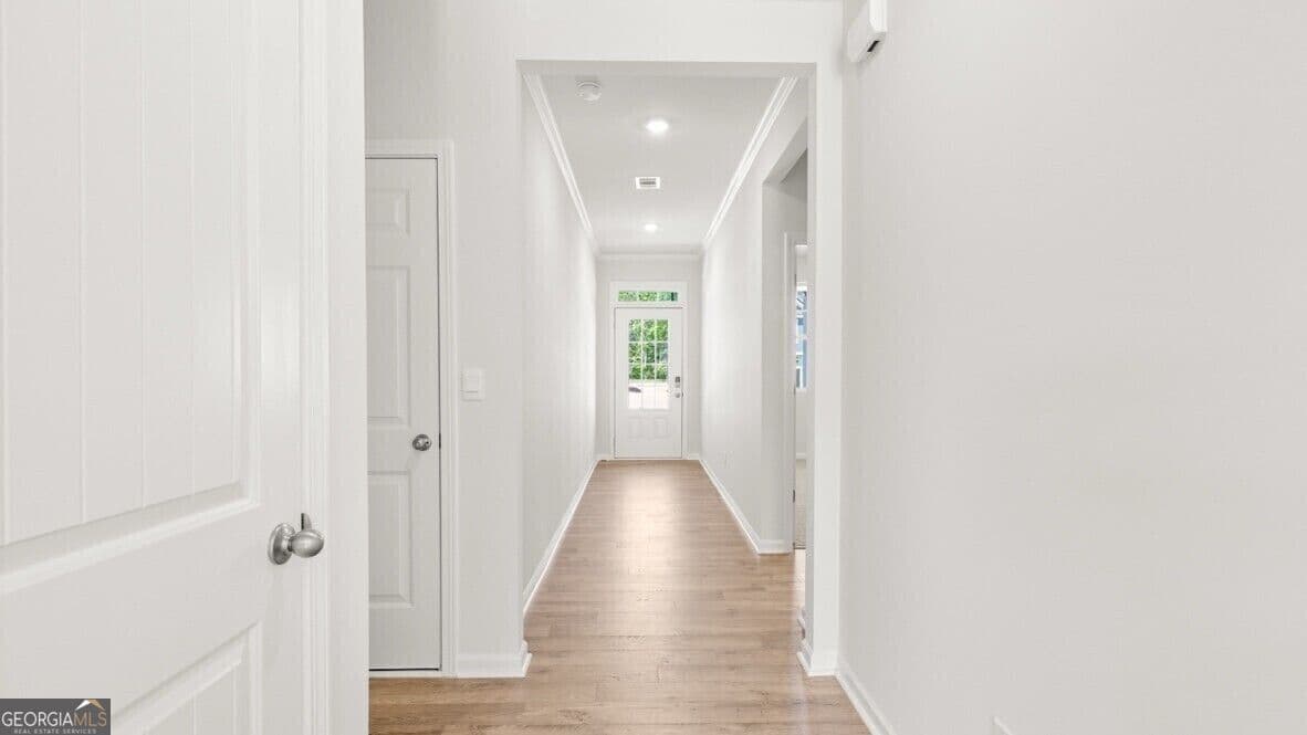5 bedroom, 3 bathroom, 2,804 sq ft single family residence for sale at 34 Hampshire Court, Cartersville, GA 30120 — photo 3