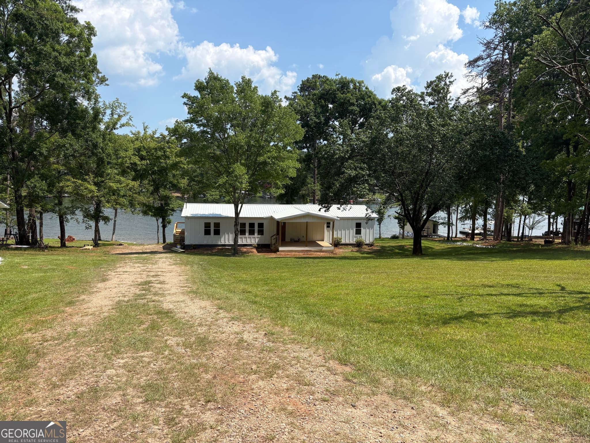 3 bedroom, 2 bathroom, 1,850 sq ft manufactured home,single family residence under contract at 128 Pope Road, Sparta, GA 31087 — photo 2