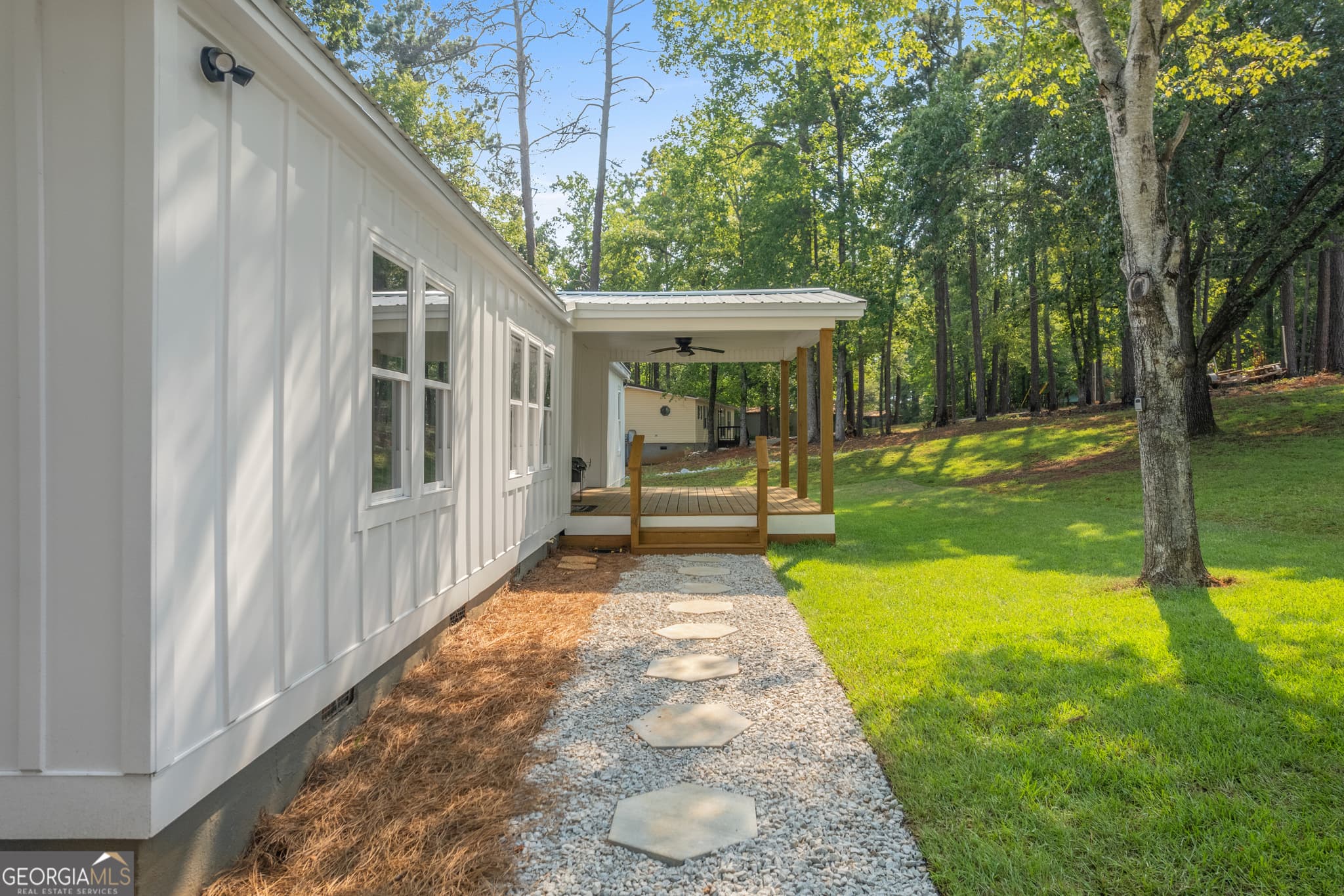 3 bedroom, 2 bathroom, 1,850 sq ft manufactured home,single family residence under contract at 128 Pope Road, Sparta, GA 31087 — photo 7