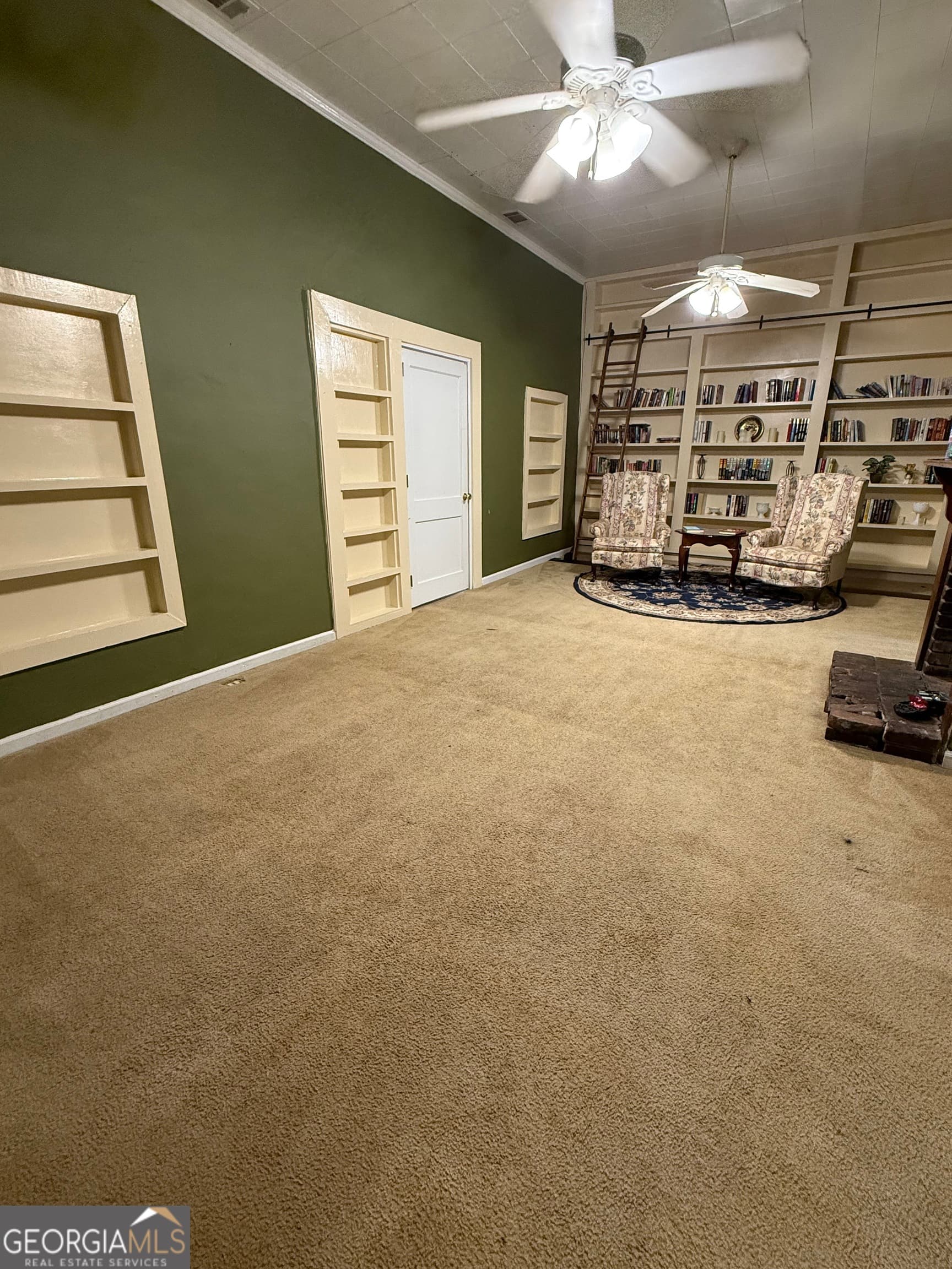 4 bedroom, 2 bathroom, 1,949 sq ft single family residence for sale at 505 Kincaid Avenue, Griffin, GA 30224 — photo 2