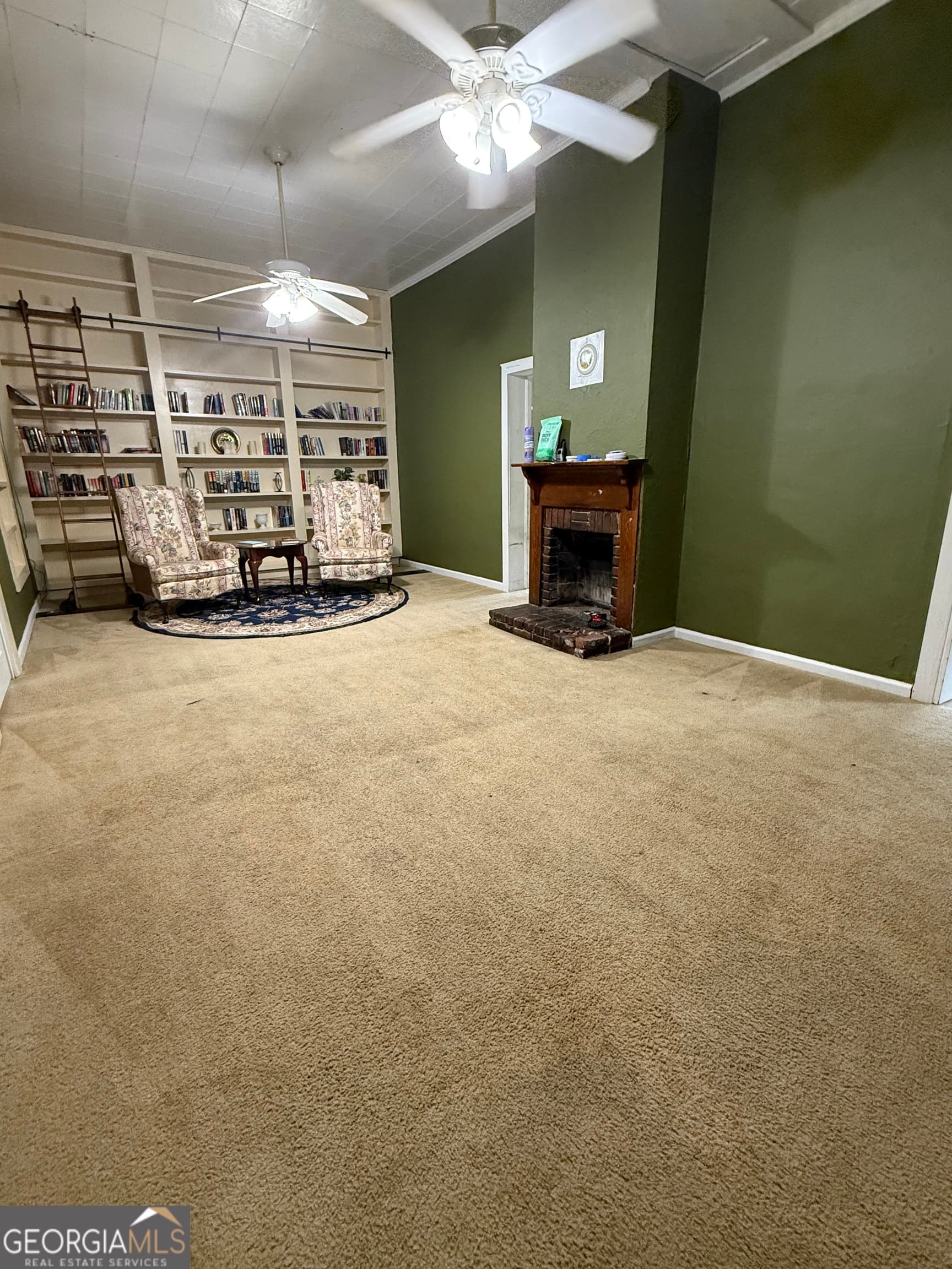 4 bedroom, 2 bathroom, 1,949 sq ft single family residence for sale at 505 Kincaid Avenue, Griffin, GA 30224 — photo 3