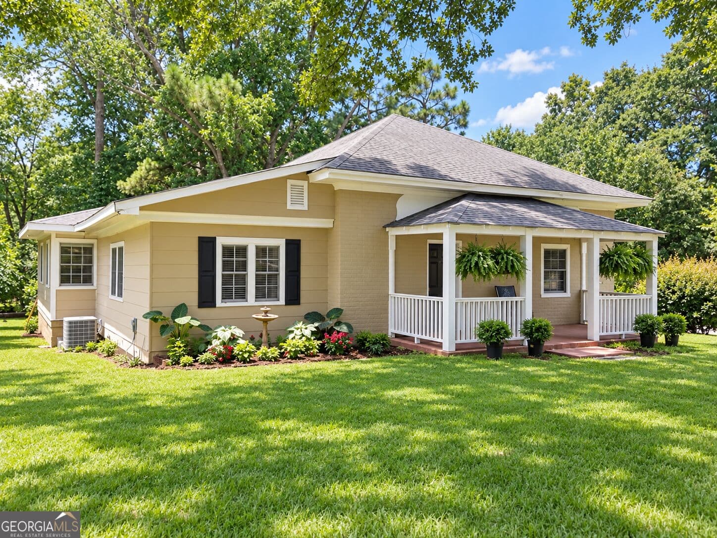 4 bedroom, 2 bathroom, 1,949 sq ft single family residence for sale at 505 Kincaid Avenue, Griffin, GA 30224 — photo 1 of 15