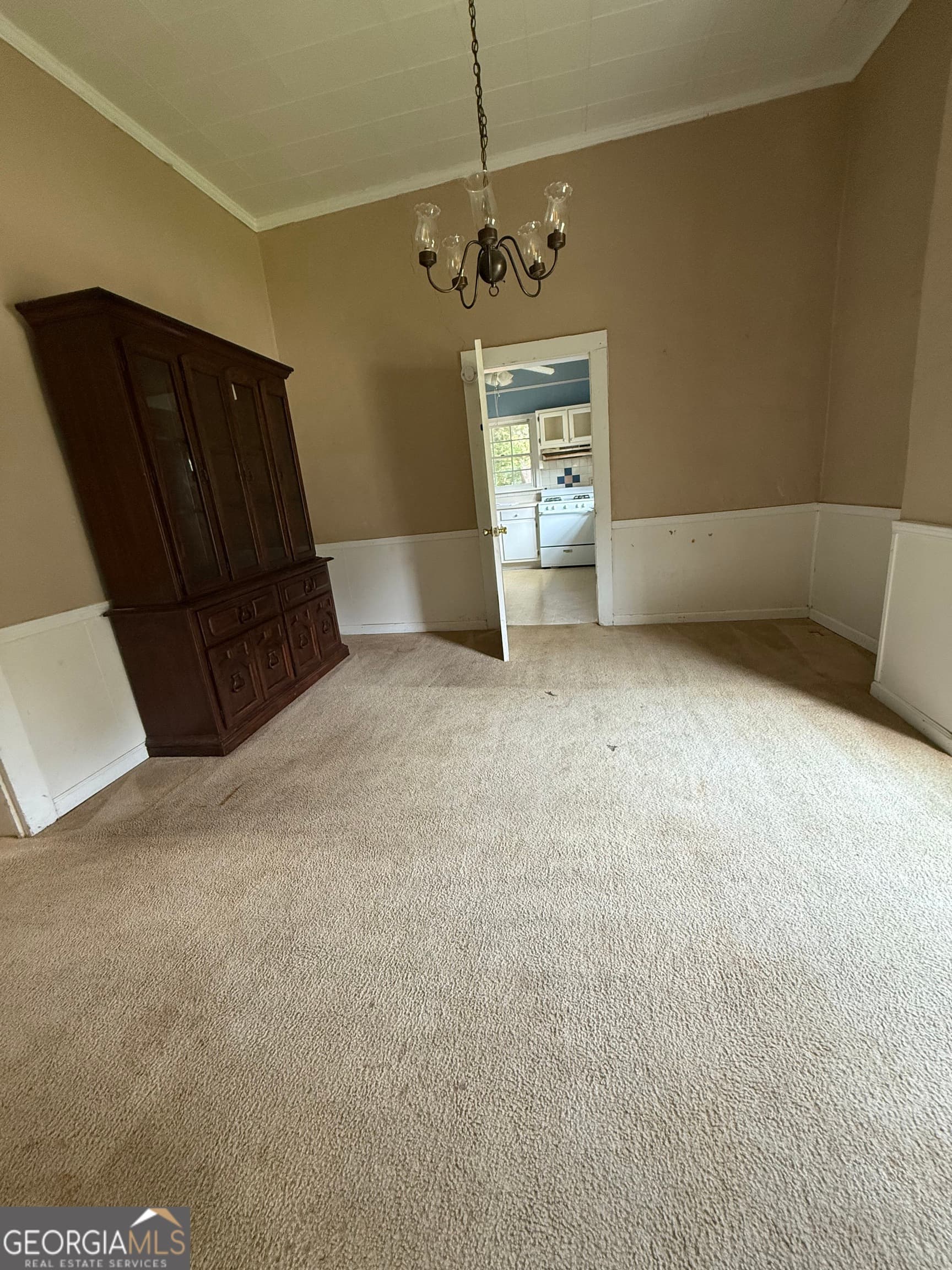 4 bedroom, 2 bathroom, 1,949 sq ft single family residence for sale at 505 Kincaid Avenue, Griffin, GA 30224 — photo 5