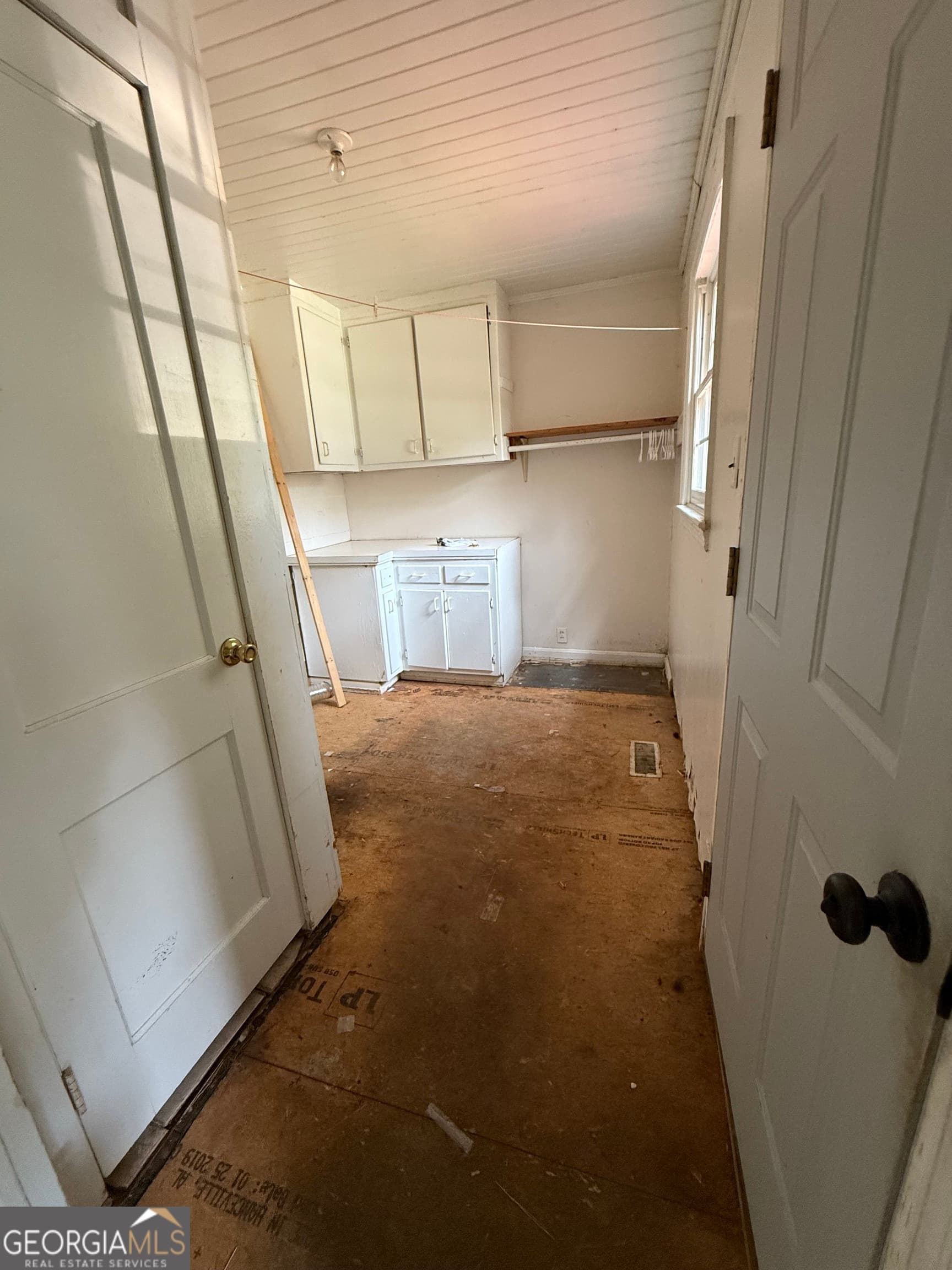 4 bedroom, 2 bathroom, 1,949 sq ft single family residence for sale at 505 Kincaid Avenue, Griffin, GA 30224 — photo 9