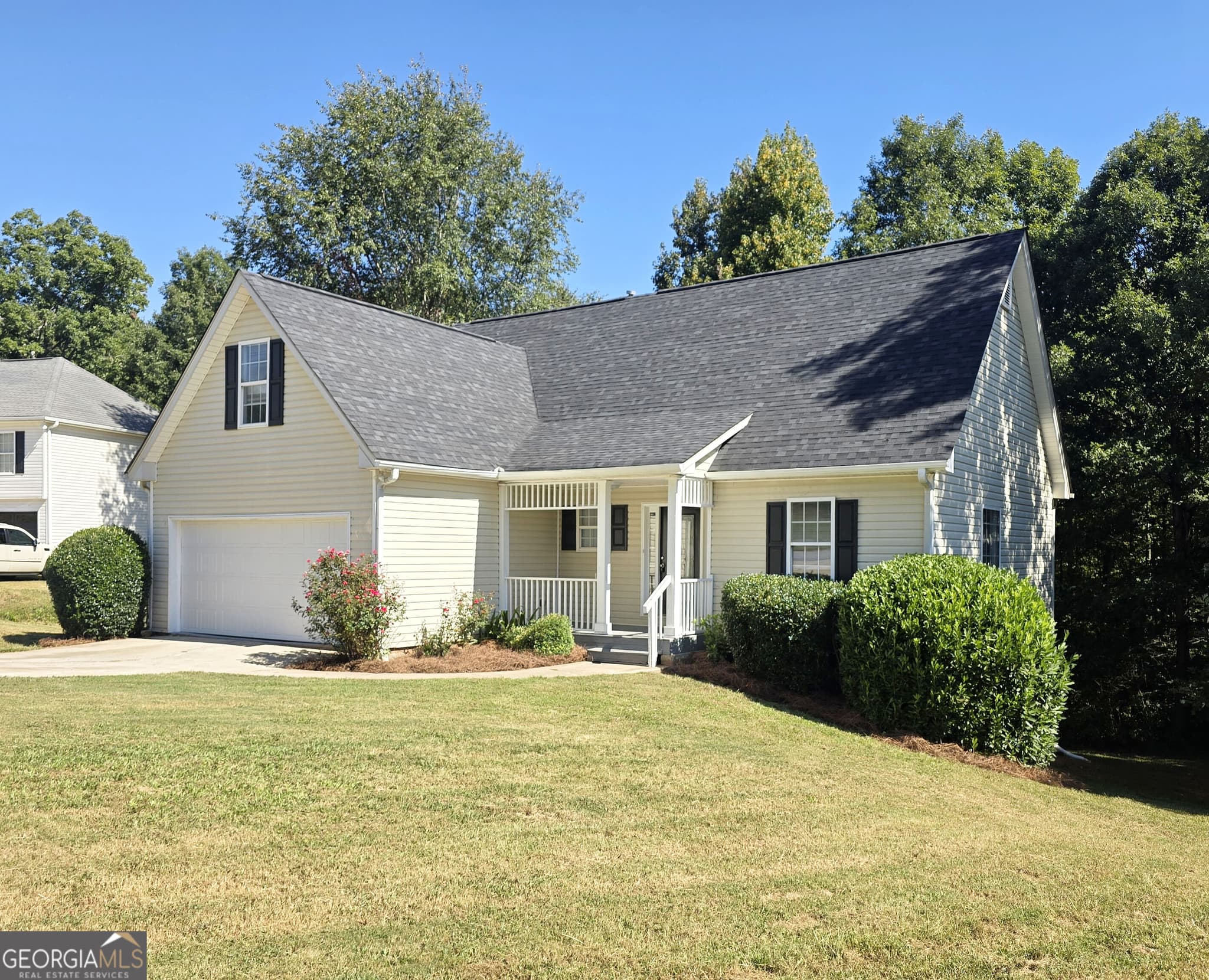 4 bedroom, 2.5 bathroom, 1,410 sq ft single family residence for sale at 130 Butler Bridge Circle, Covington, GA 30016 — photo 2