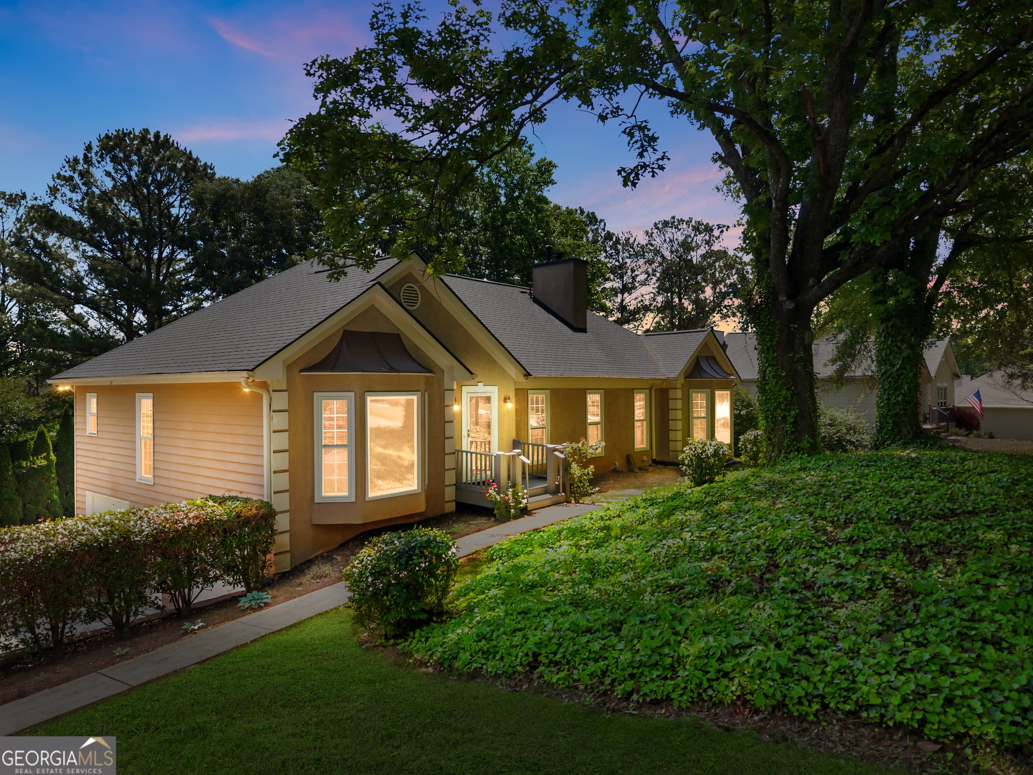 4 bedroom, 3 bathroom, 2,804 sq ft single family residence sold at 1320 Willow Tree Drive, Woodstock, GA 30188