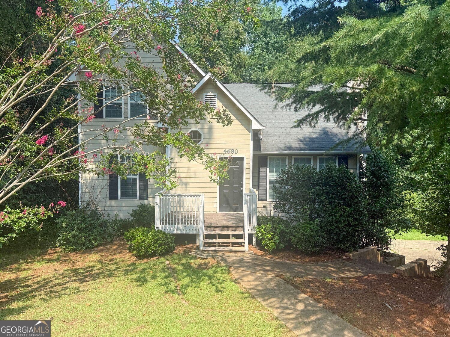 3 bedroom, 2 bathroom, 2,800 sq ft single family residence for sale at 4680 Woodglen Court, Douglasville, GA 30135