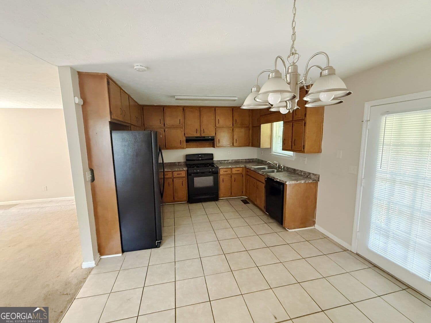 3 bedroom, 2 bathroom, 2,800 sq ft single family residence for sale at 4680 Woodglen Court, Douglasville, GA 30135 — photo 9