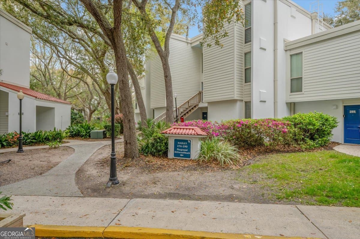 1 bedroom, 1 bathroom, 613 sq ft condominium for sale at 1175 N Beachview Drive 286, Jekyll Island, GA 31527 — photo 5