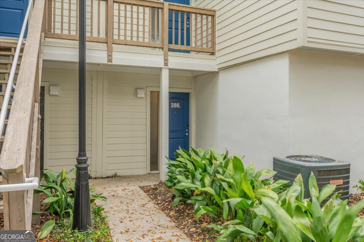 1 bedroom, 1 bathroom, 613 sq ft condominium for sale at 1175 N Beachview Drive 286, Jekyll Island, GA 31527 — photo 4