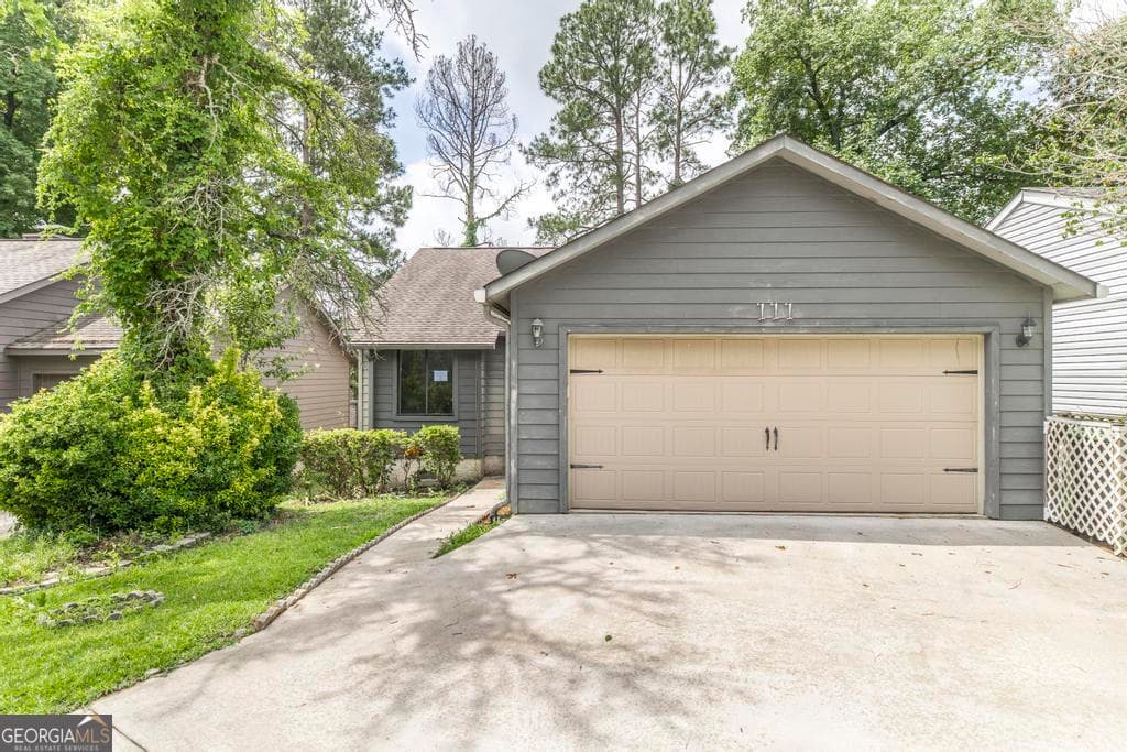 3 bedroom, 2 bathroom, 1,422 sq ft single family residence sold at 111 Ridge Pointe Court, Warner Robins, GA 31088