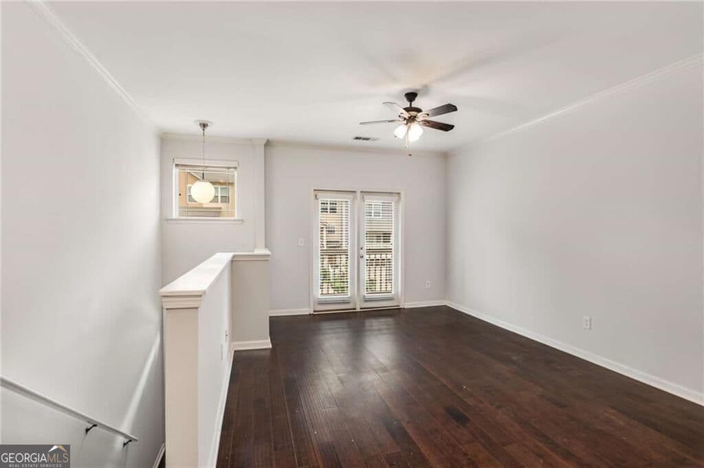 3 bedroom, 3.5 bathroom, 1,326 sq ft townhouse for sale at 1368 Liberty Parkway, Atlanta, GA 30318 — photo 6