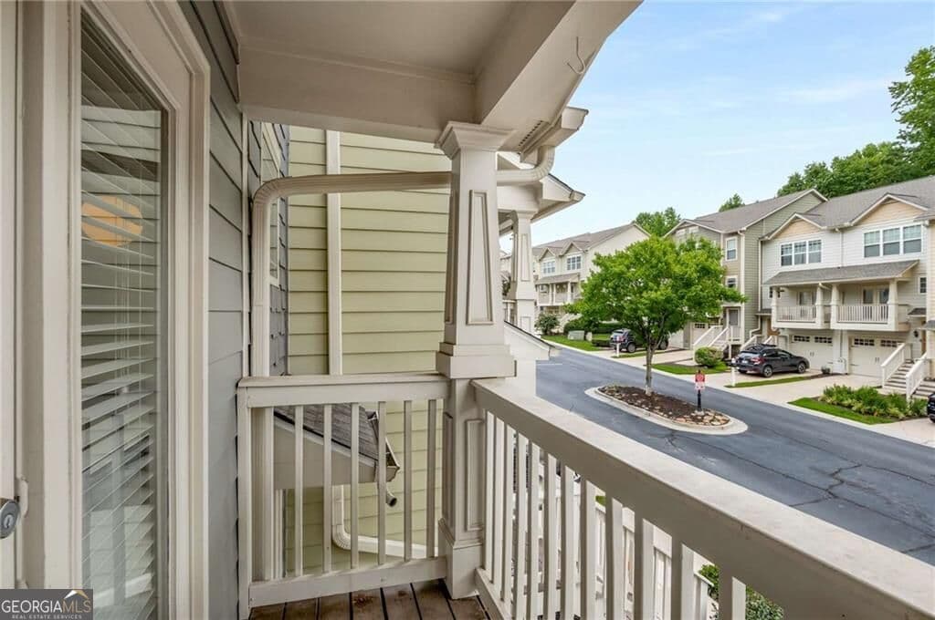 3 bedroom, 3.5 bathroom, 1,326 sq ft townhouse for sale at 1368 Liberty Parkway, Atlanta, GA 30318 — photo 9