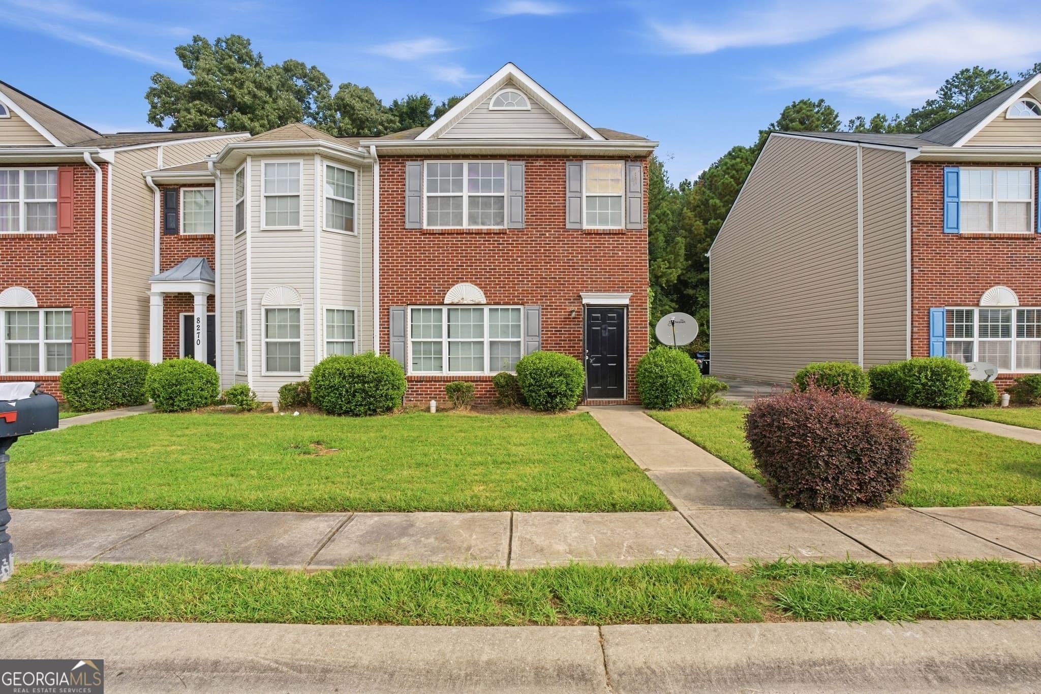 3 bedroom, 2.5 bathroom, 1,600 sq ft townhouse for sale at 8260 Oakley Circle # 2, Union City, GA 30291 — photo 1 of 32