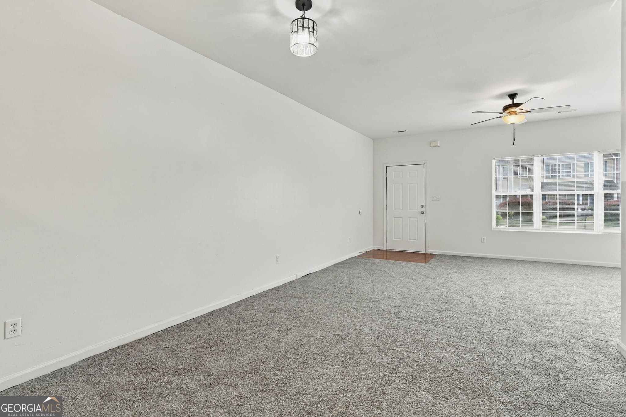 3 bedroom, 2.5 bathroom, 1,600 sq ft townhouse for sale at 8260 Oakley Circle # 2, Union City, GA 30291 — photo 8