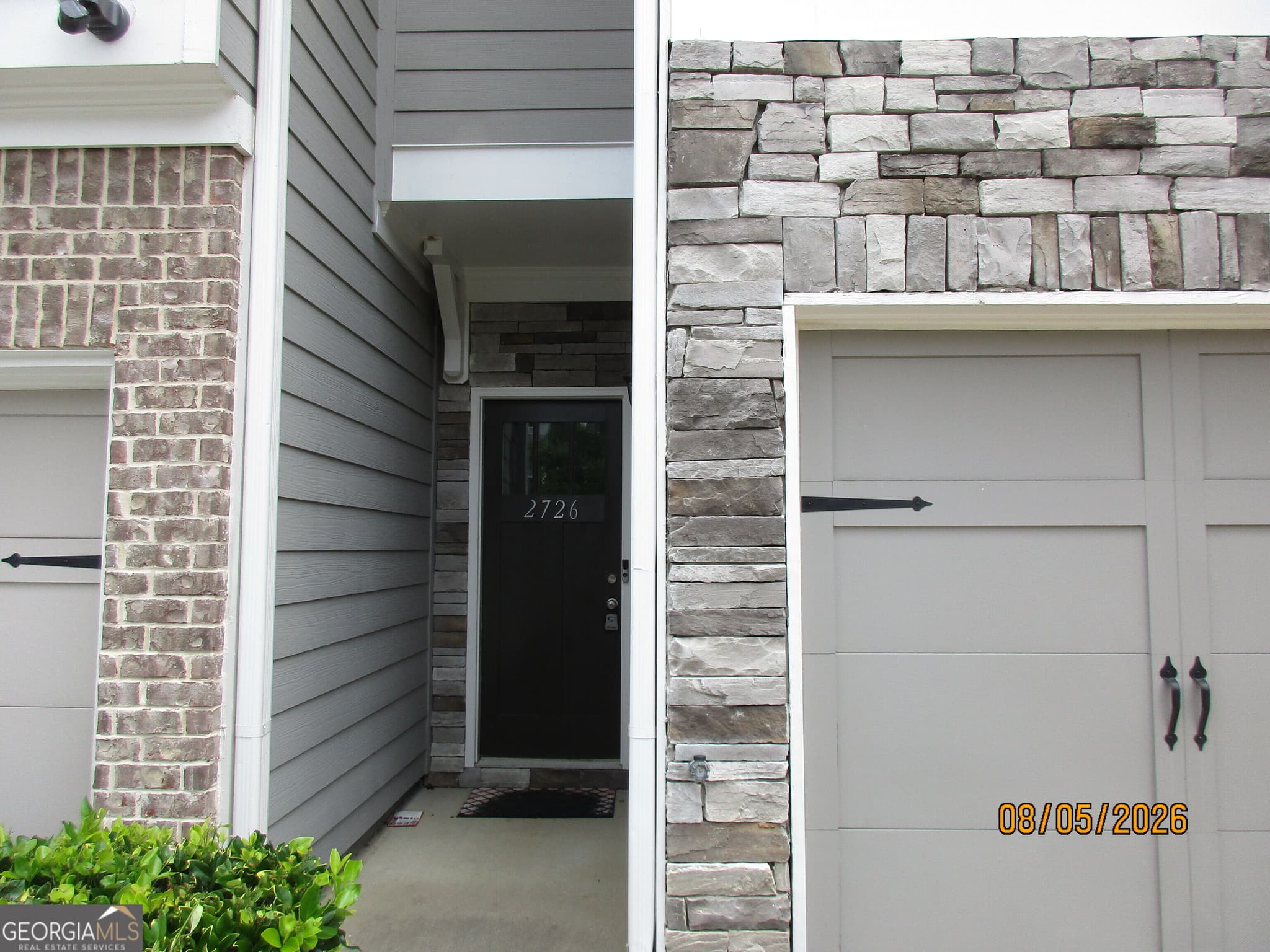 3 bedroom, 2.5 bathroom, 1,742 sq ft single family residence for rent at 2726 Kemp Court, Conyers, GA 30094 for $2,259 a month — photo 2