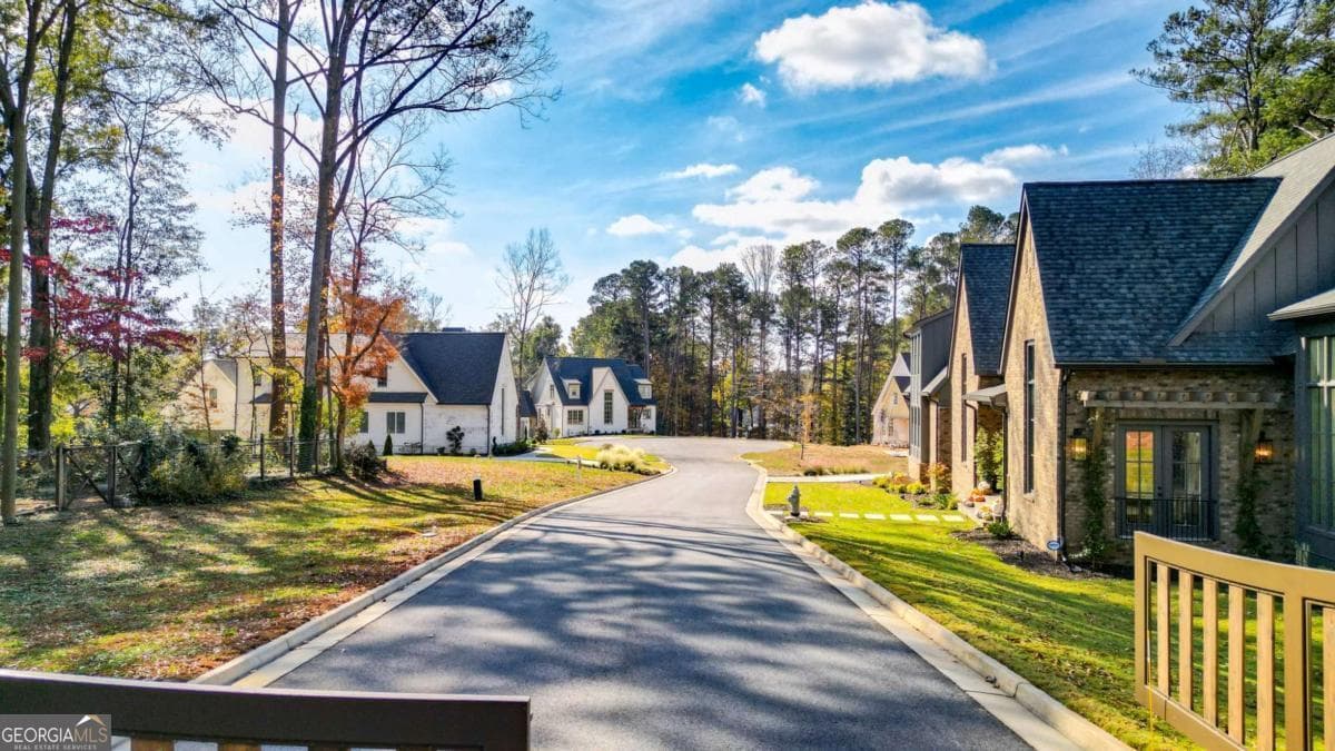 5 bedroom, 3.5 bathroom single family residence for sale at 4400 Lakeview Court, Acworth, GA 30101 — photo 2