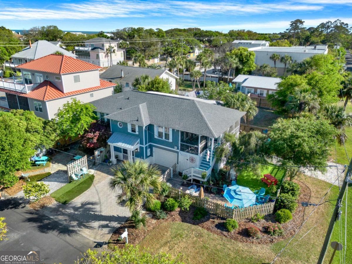 multi family,triplex under contract at 1102 Lovell Avenue, Tybee Island, GA 31328 — photo 3