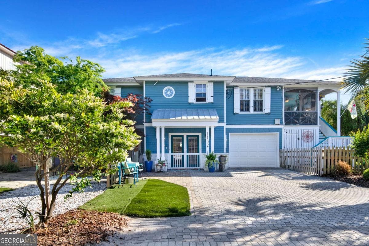 multi family,triplex under contract at 1102 Lovell Avenue, Tybee Island, GA 31328 — photo 5