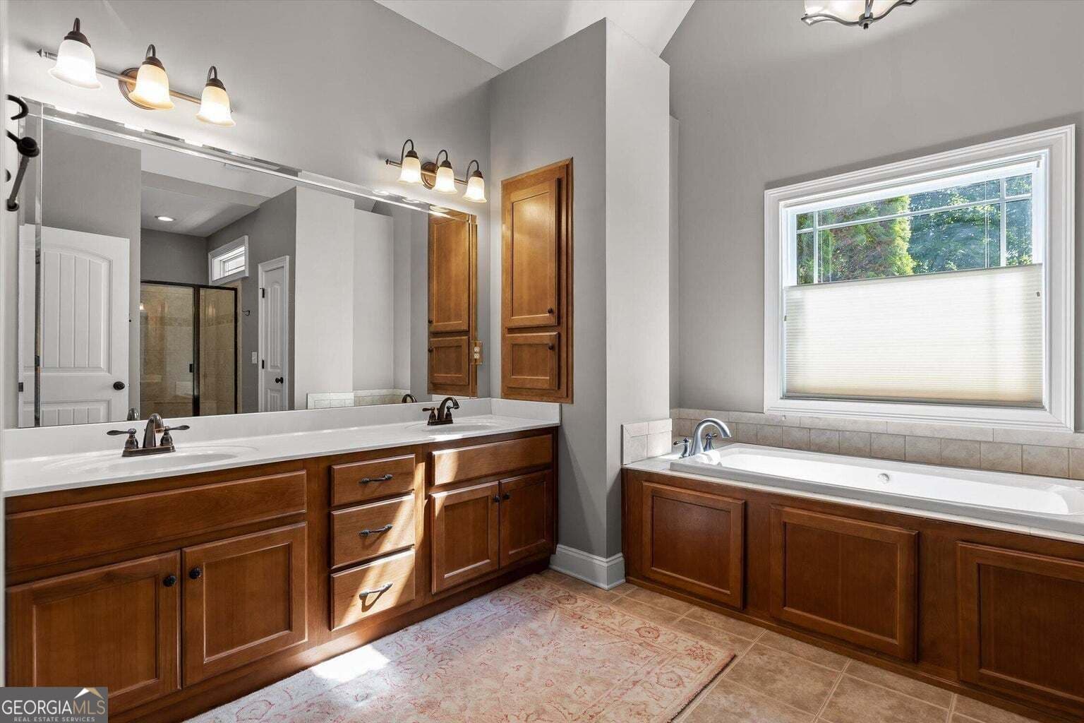 4 bedroom, 3 bathroom, 3,255 sq ft single family residence for sale at 678 Cherokee Lake Drive, Ringgold, GA 30736 — photo 4