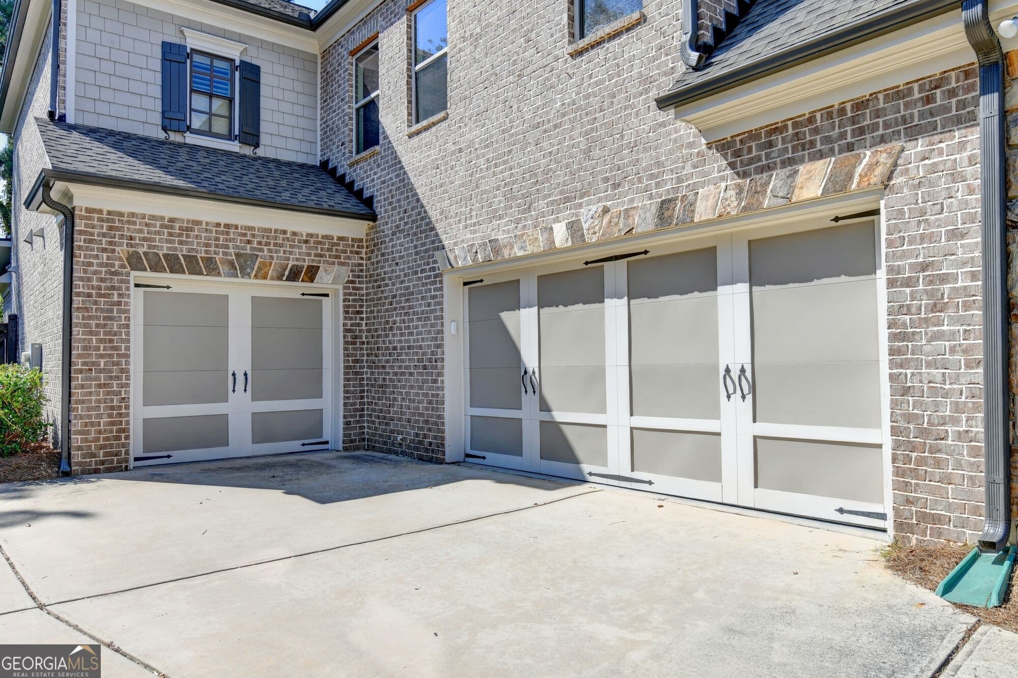 5 bedroom, 4.5 bathroom, 4,102 sq ft single family residence for sale at 4871 Belle Estates Road, Suwanee, GA 30024 — photo 3
