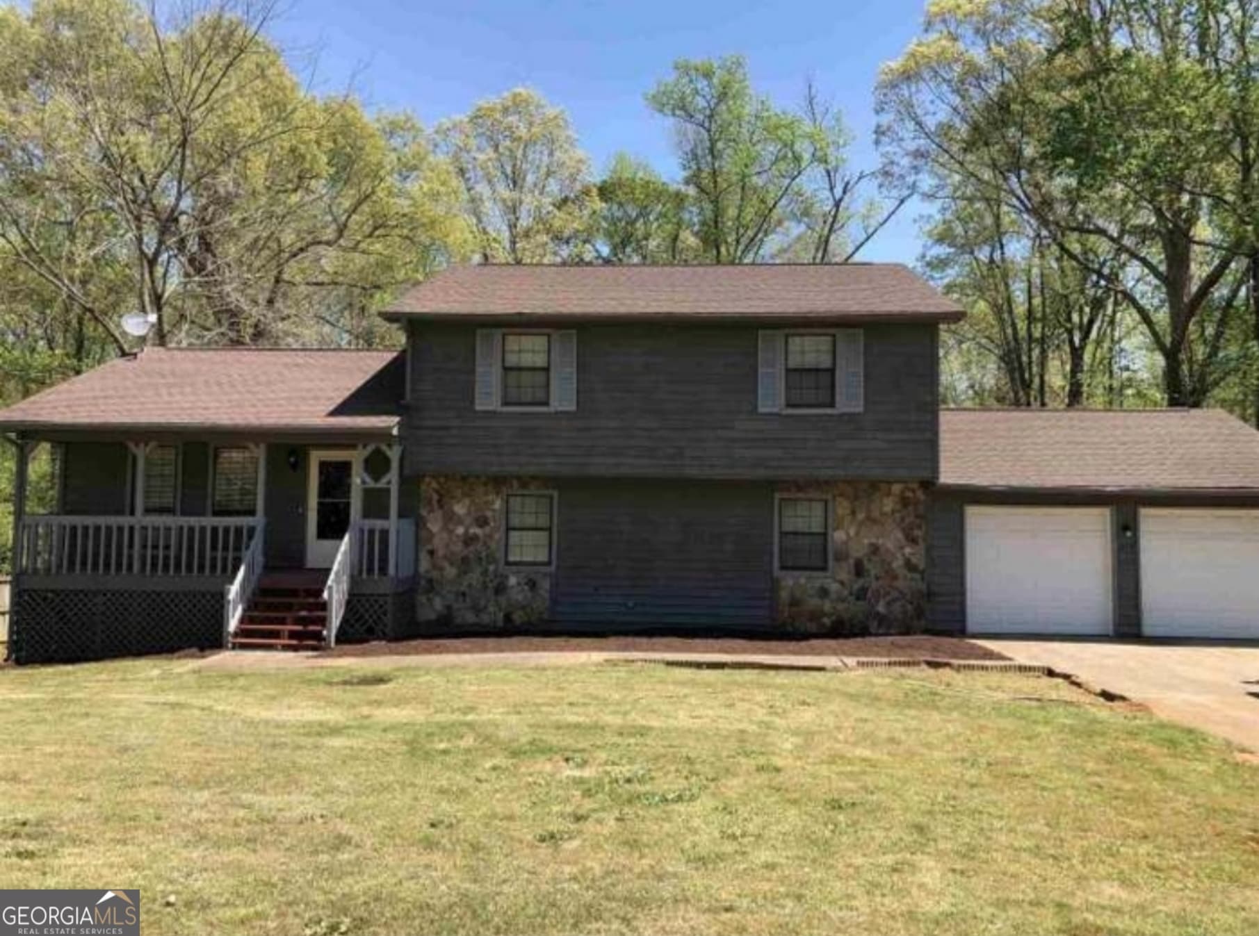 3 bedroom, 2 bathroom, 2,464 sq ft single family residence sold at 275 Summertown Drive, Stockbridge, GA 30281