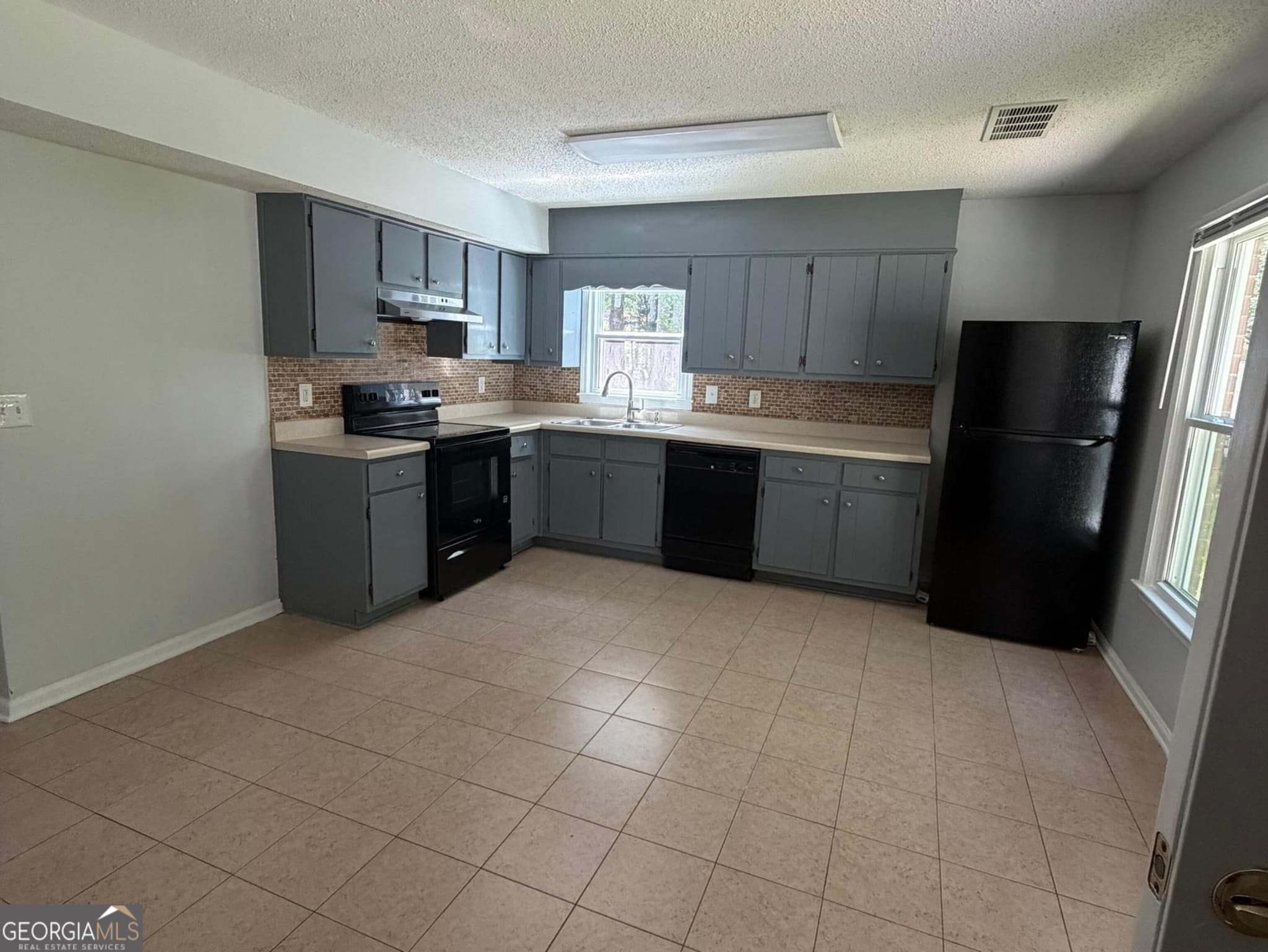 2 bedroom, 2.5 bathroom, 1,200 sq ft duplex for rent at 5677 Heron Court A, Norcross, GA 30071 for $1,500 a month — photo 3