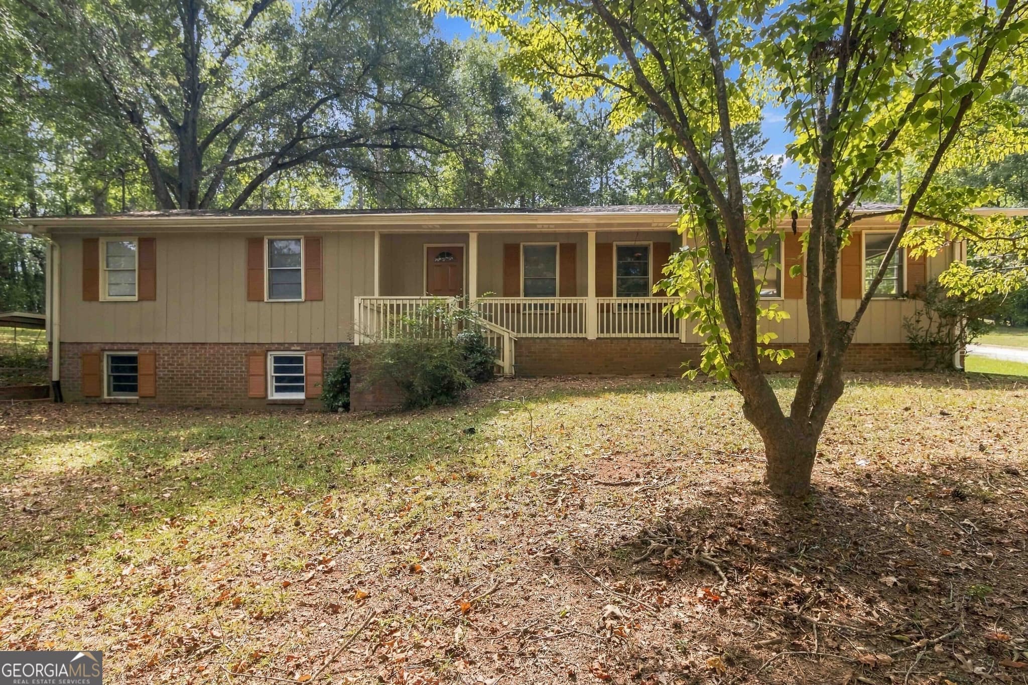 3 bedroom, 2 bathroom, 1,380 sq ft single family residence for rent at 9169 Lakeview Drive, Covington, GA 30014 for $1,750 a month — photo 2