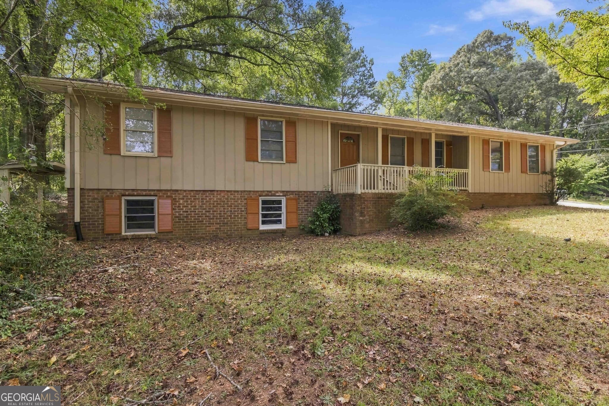 3 bedroom, 2 bathroom, 1,380 sq ft single family residence for rent at 9169 Lakeview Drive, Covington, GA 30014 for $1,750 a month — photo 3