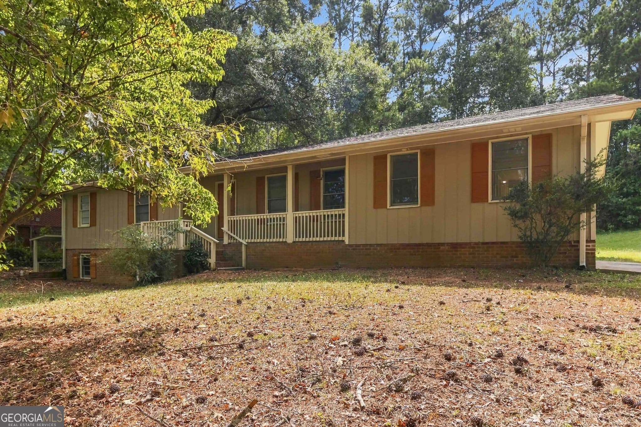3 bedroom, 2 bathroom, 1,380 sq ft single family residence for rent at 9169 Lakeview Drive, Covington, GA 30014 for $1,750 a month