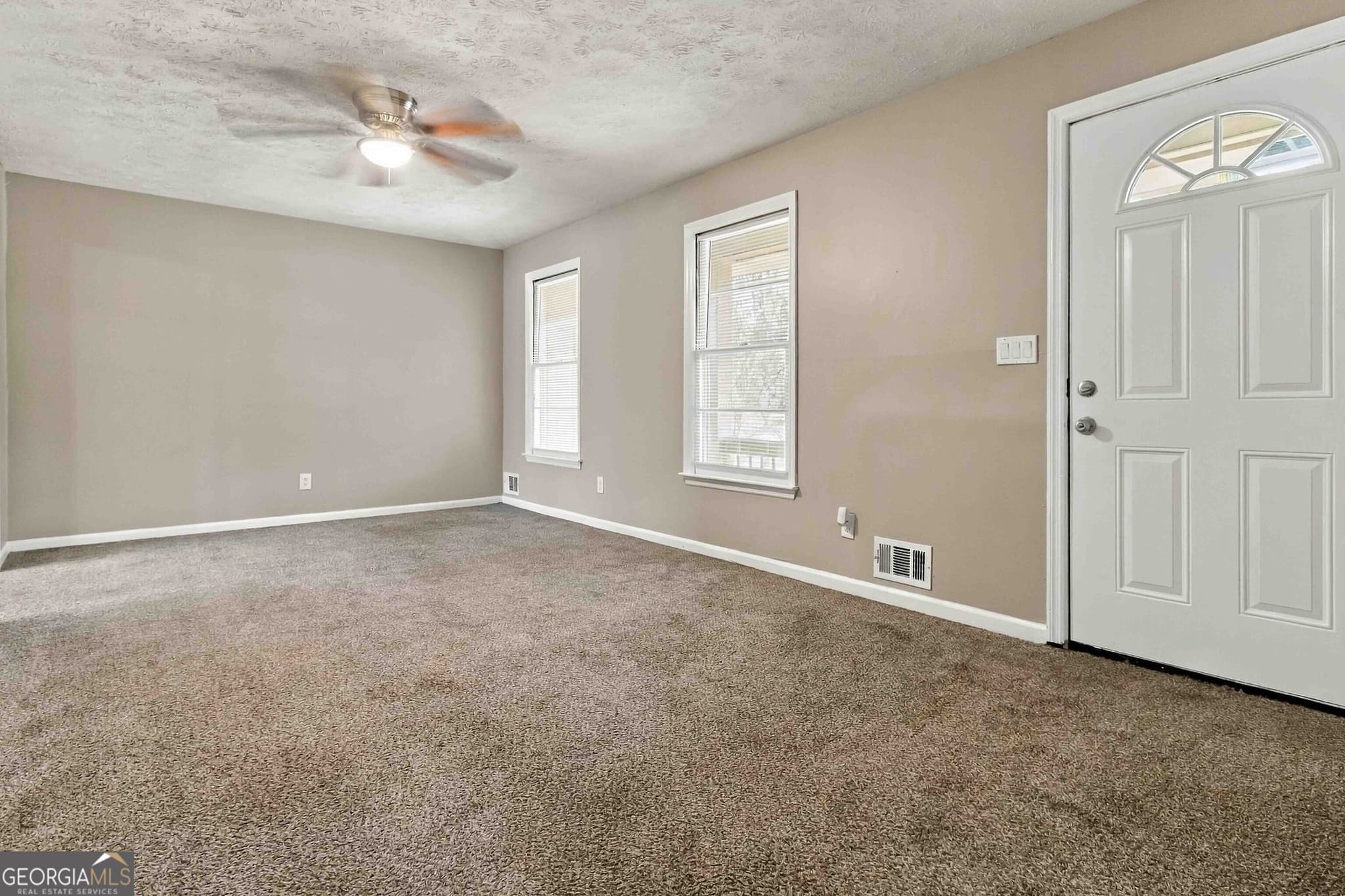 3 bedroom, 2 bathroom, 1,380 sq ft single family residence for rent at 9169 Lakeview Drive, Covington, GA 30014 for $1,750 a month — photo 5