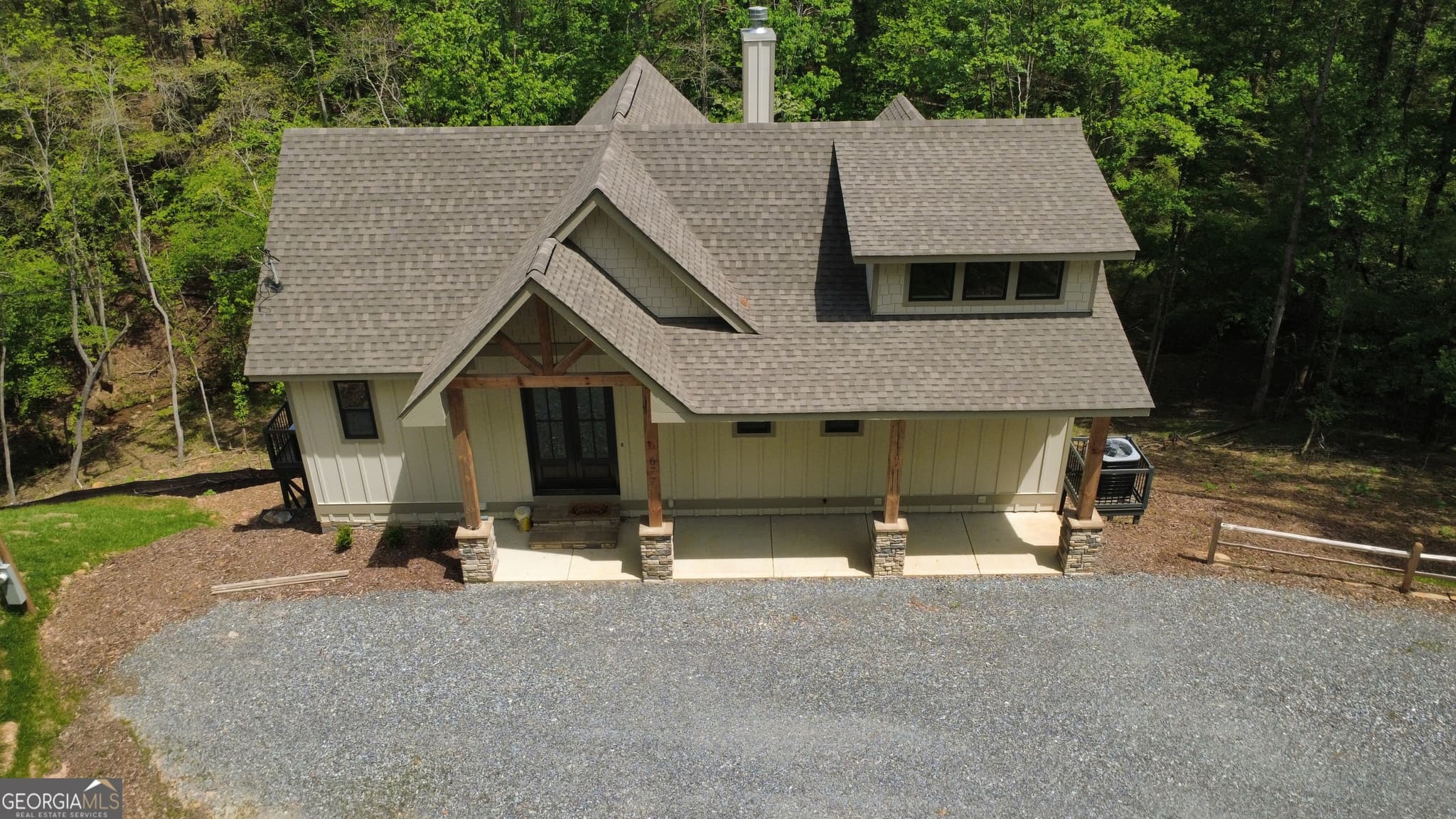 3 bedroom, 2.5 bathroom, 2,024 sq ft cabin,single family residence for sale at 677 Catawba Circle, Ellijay, GA 30540 — photo 6