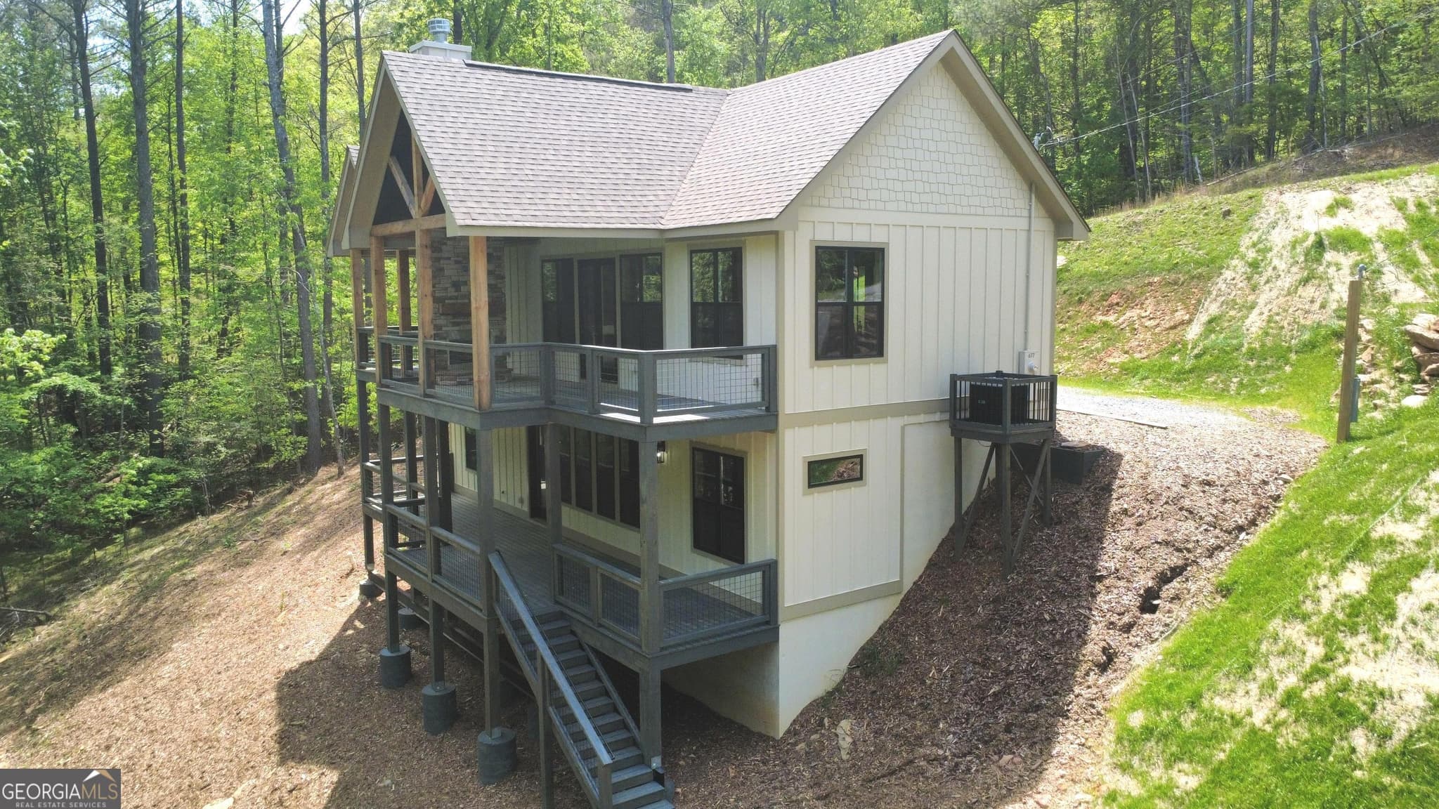 3 bedroom, 2.5 bathroom, 2,024 sq ft cabin,single family residence for sale at 677 Catawba Circle, Ellijay, GA 30540
