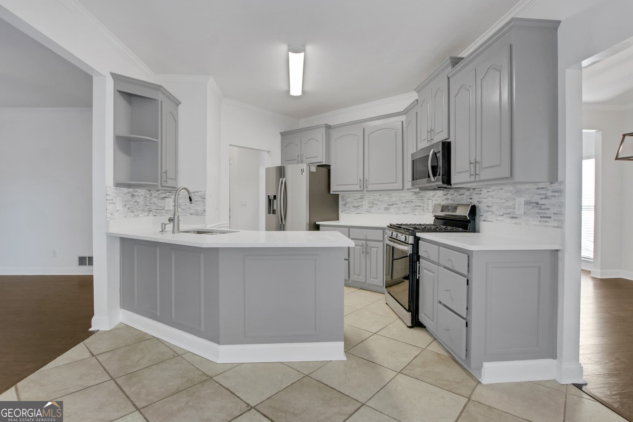 4 bedroom, 2.5 bathroom, 2,480 sq ft single family residence for sale at 5803 Silverthorn Drive, Flowery Branch, GA 30542 — photo 9