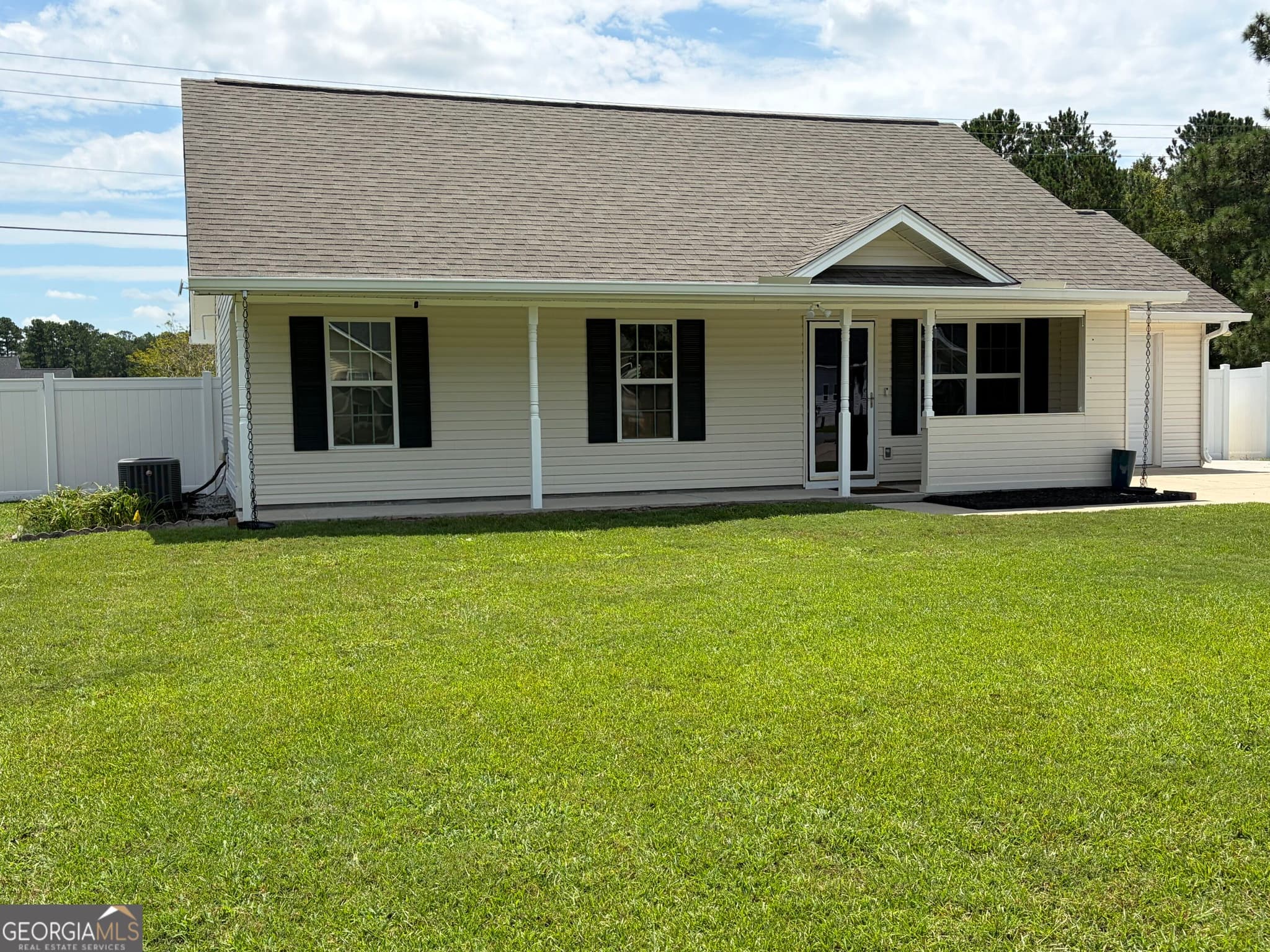 3 bedroom, 2 bathroom, 1,073 sq ft single family residence for sale at 111 Reese Way, Rincon, GA 31326 — photo 3