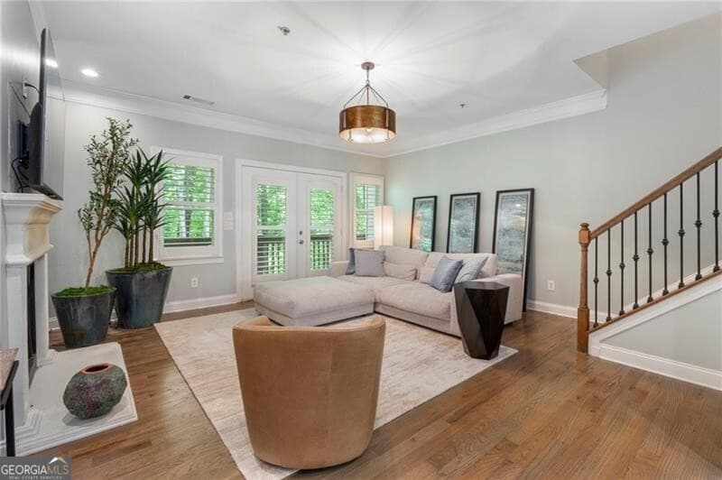 3 bedroom, 3.5 bathroom, 1,932 sq ft townhouse for sale at 402 Wade Creek Road, Alpharetta, GA 30009 — photo 2