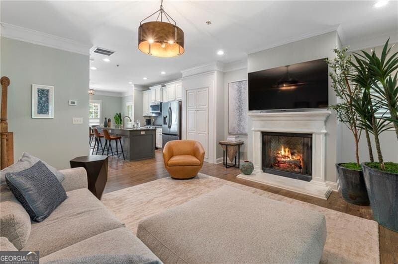 3 bedroom, 3.5 bathroom, 1,932 sq ft townhouse for sale at 402 Wade Creek Road, Alpharetta, GA 30009 — photo 4